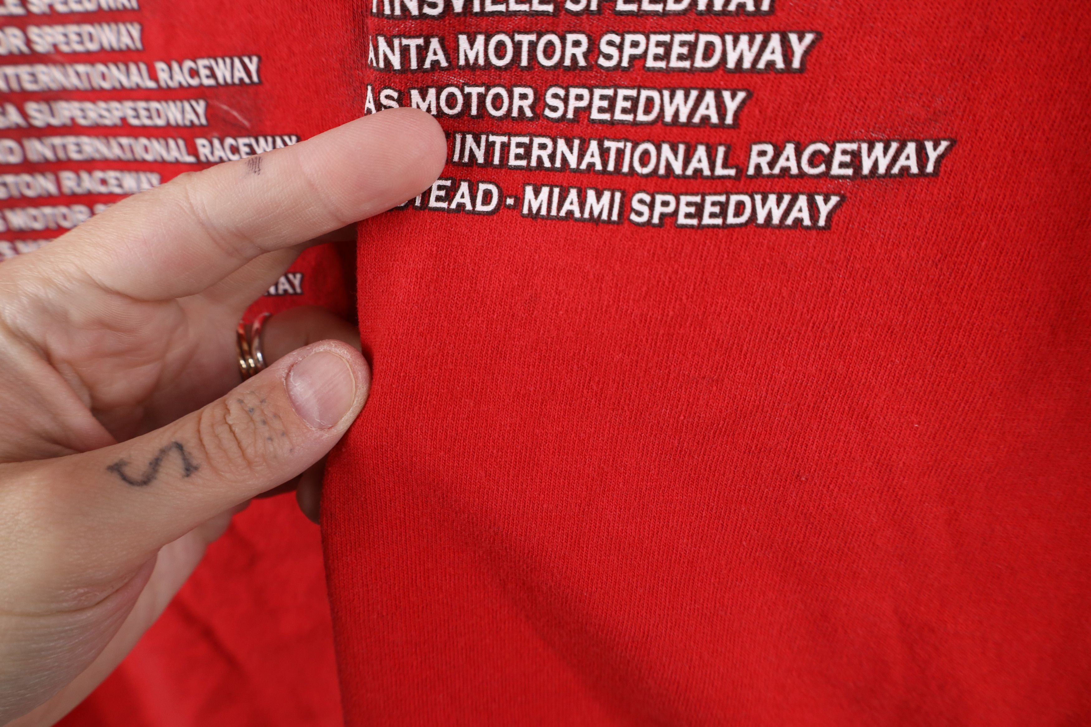 Vintage Vintage Y2K 2006 Nascar Mark Martin Racing T-Shirt Red Size US L / EU 52-54 / 3 - 12 Thumbnail