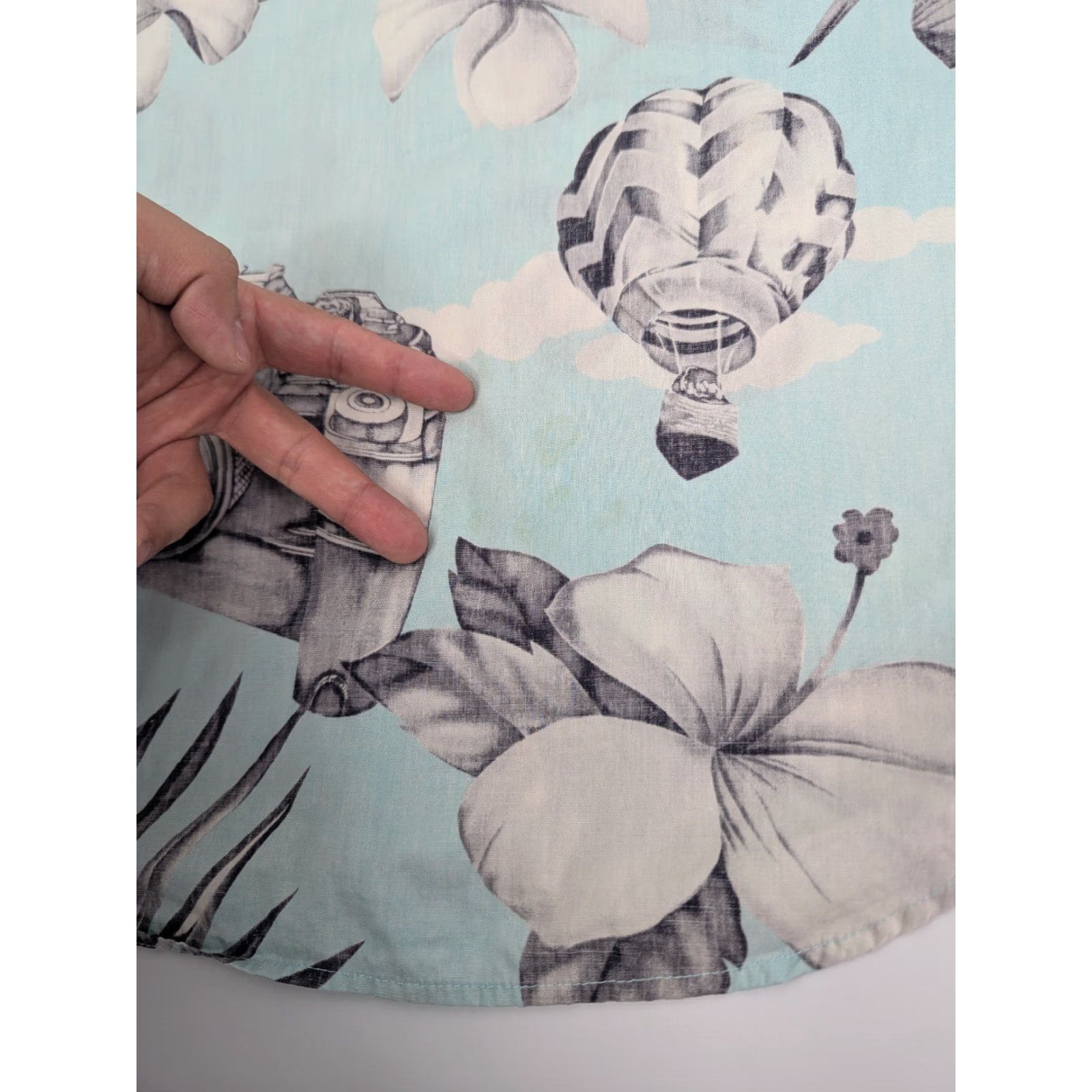 Vintage VINTAGE Catchit Shirt Male M Floral Blue 90s Tropical Surf Hawaii Button-Up Collar Short Sleeve with Chest Pocket Size US M / EU 48-50 / 2 - 7 Thumbnail