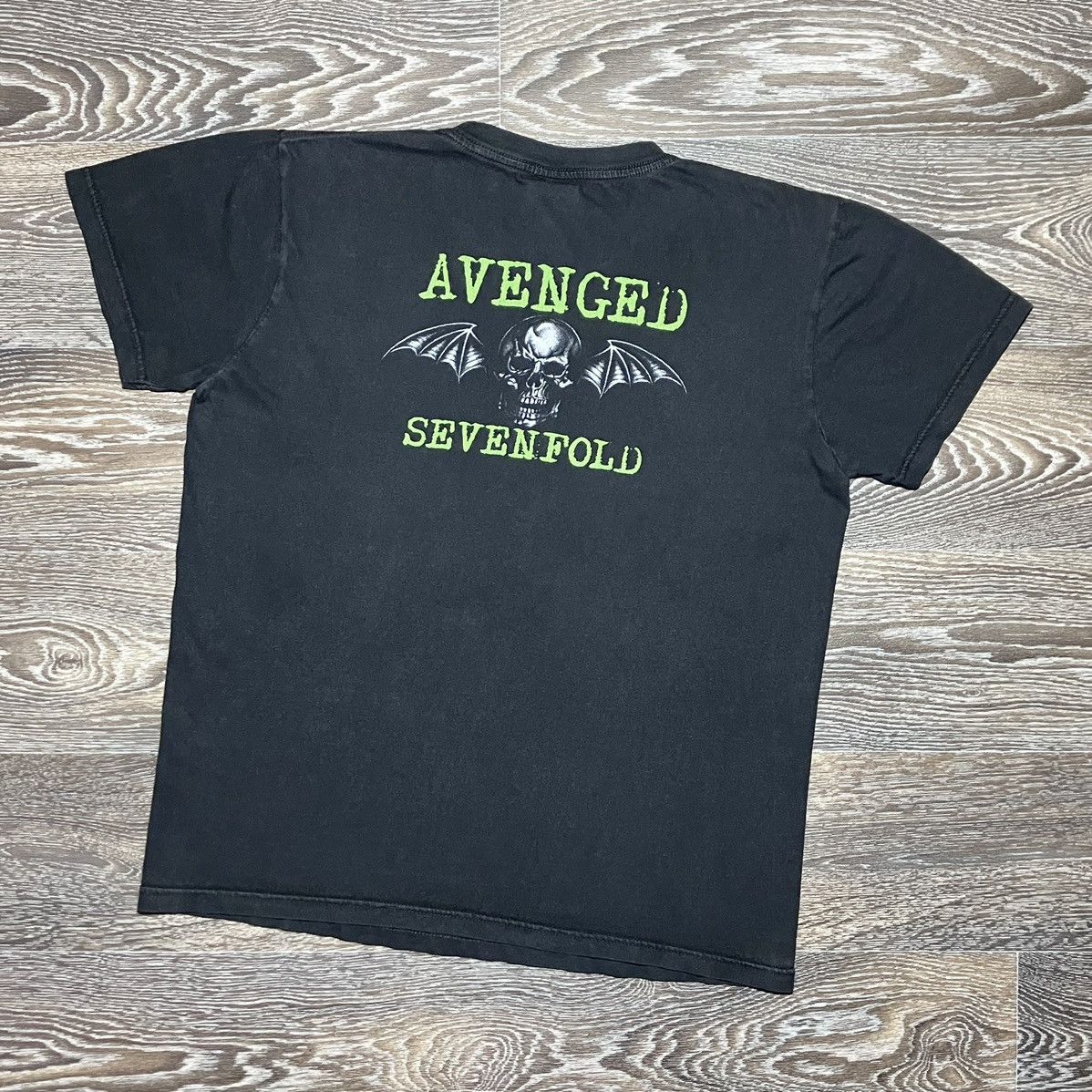 Band Tees AVENGED SEVENFOLD Welcome To The Family 2010 Faded T-shirt Size US M / EU 48-50 / 2 - 2 Thumbnail