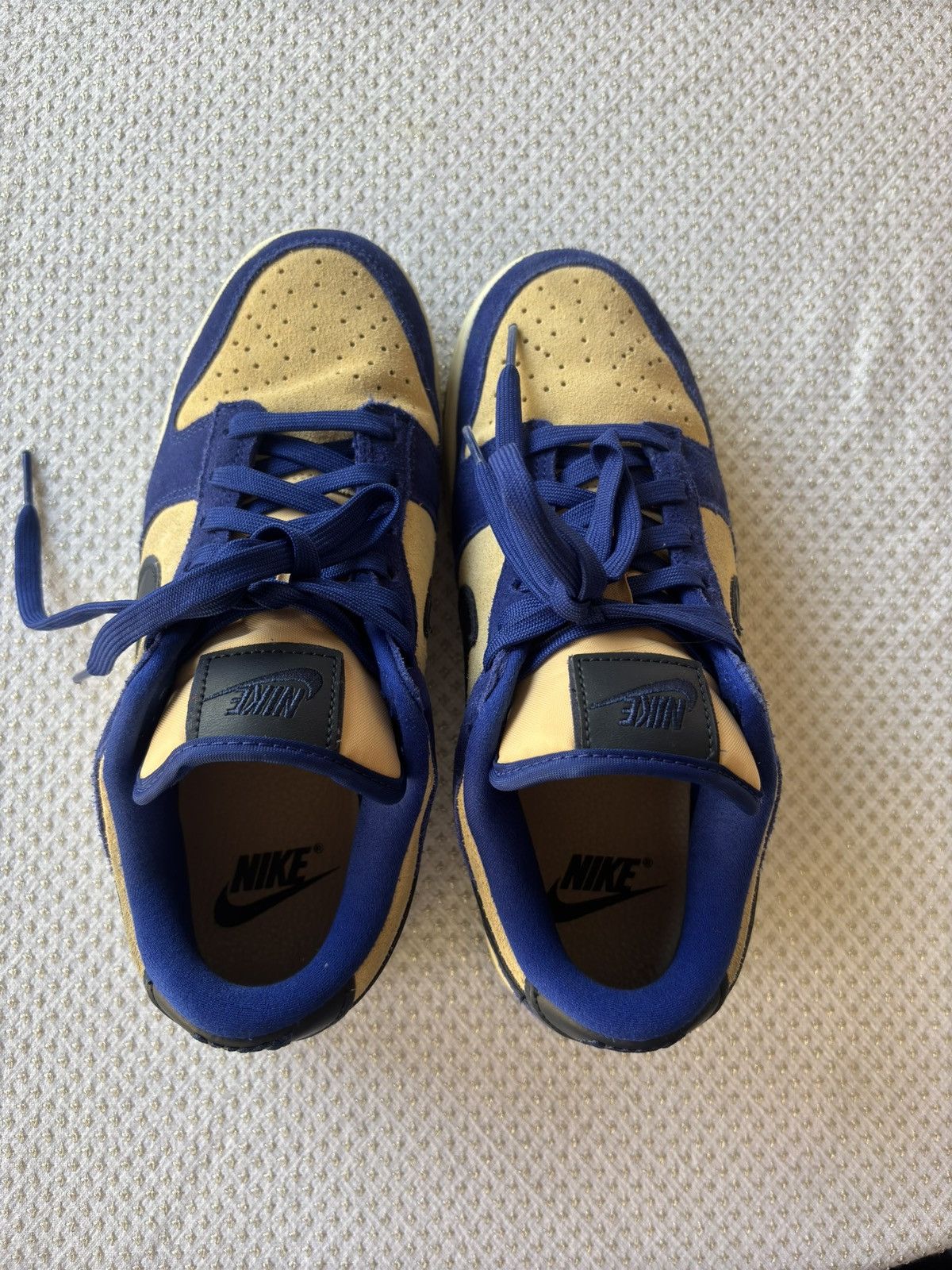 Nike WOMEN'S DUNK LOW SUEDE ROYAL BLUE/SESAME Size US 8.5 / IT 38.5 - 3 Thumbnail