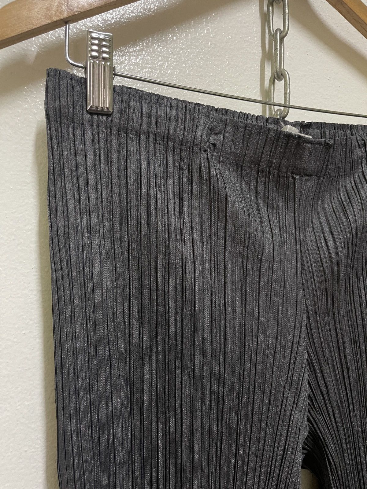 Pleats Please Issey Miyake PLEATS PLEASE High-Waist Tapered Leg Trousers Size 30" / US 8 / IT 44 - 2 Thumbnail