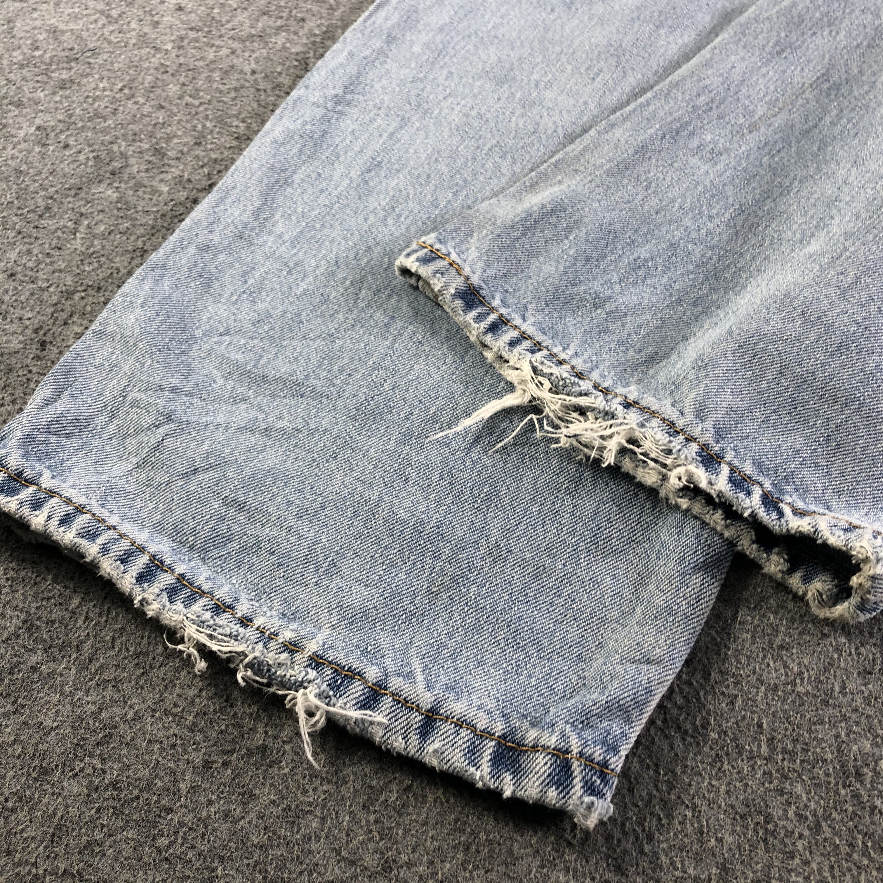 Levi's Vintage Light Wash Levis 560 Jeans-J3479 Size US 39 - 6 Thumbnail