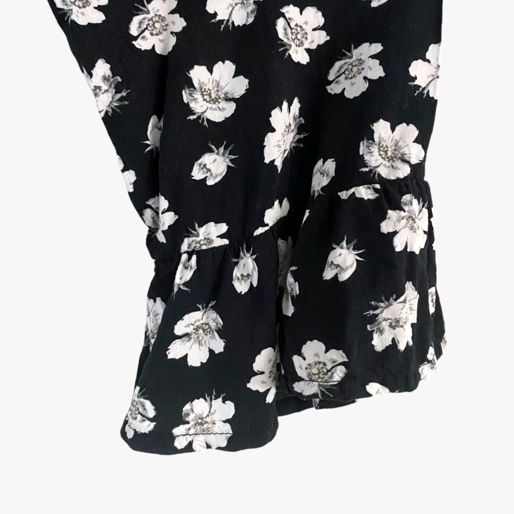 Abercrombie & Fitch VINTAGE Abercrombie & Fitch Romper Tie-Front Floral 3/4 Sleeve XS Womens Black White Beach Bohemian Casual Size 26" / US 2 / IT 38 - 7 Thumbnail