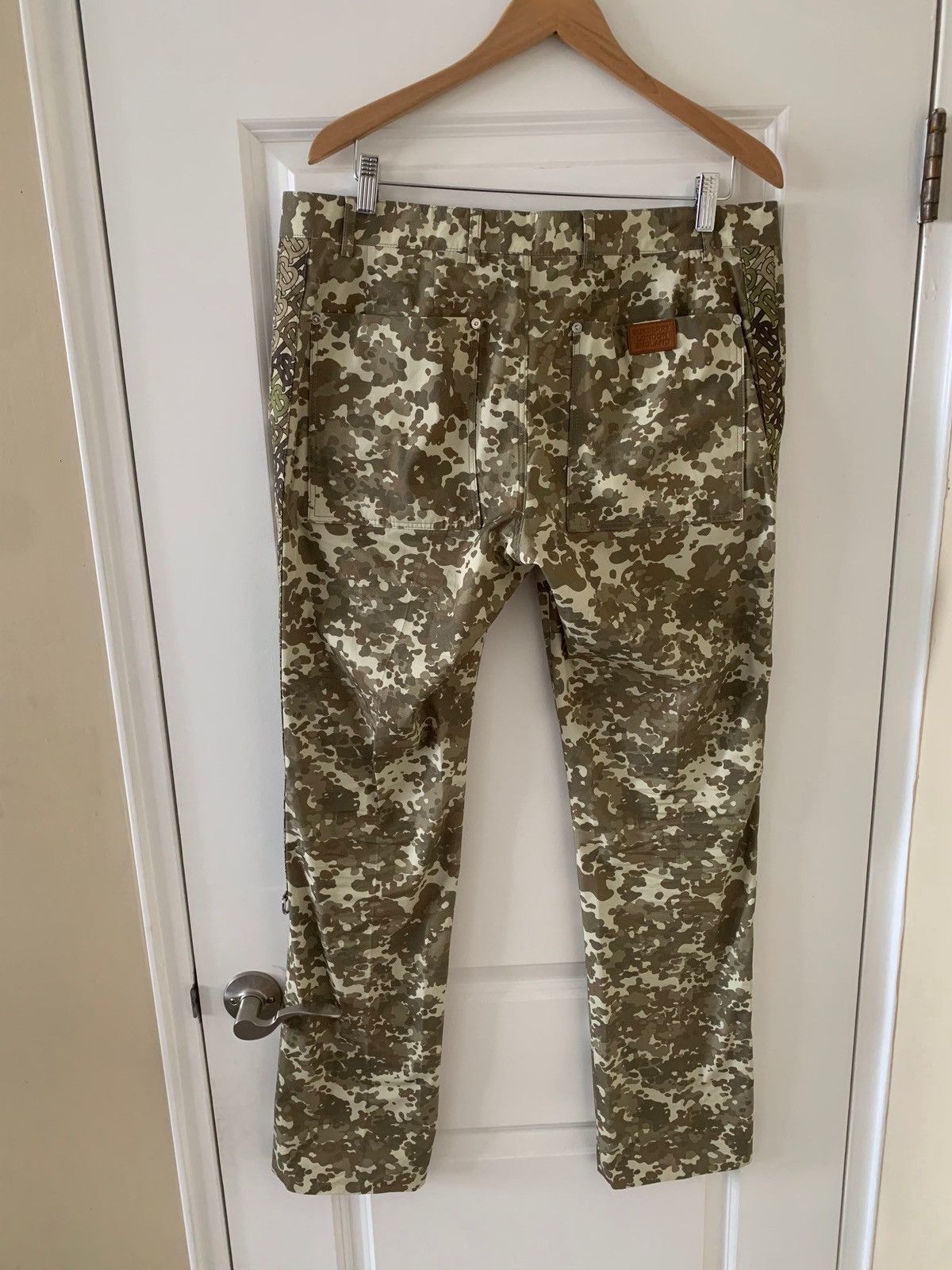 Burberry Burberry Camo Military Khakis Size US 34 / EU 50 - 2 Thumbnail