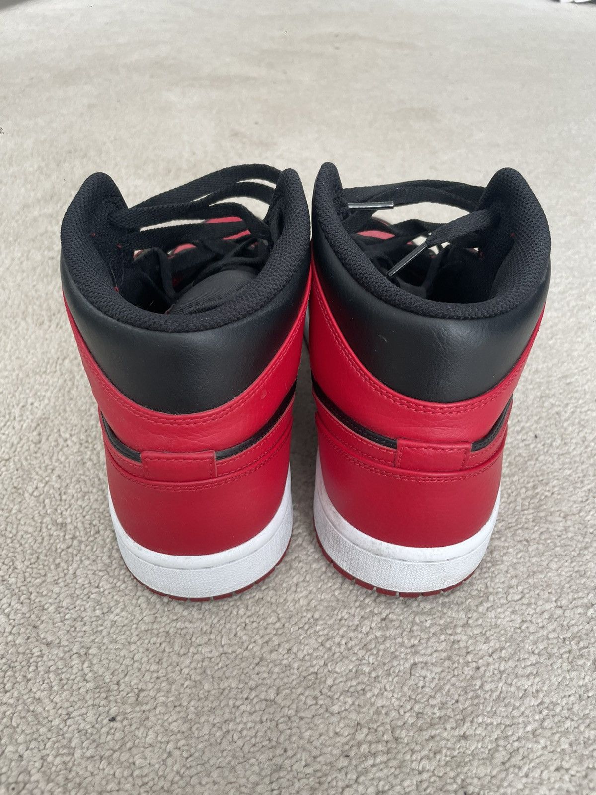 Jordan Brand Nike Air Jordan 1 Mid Banned (2020) Size US 9.5 / EU 42-43 - 3 Thumbnail