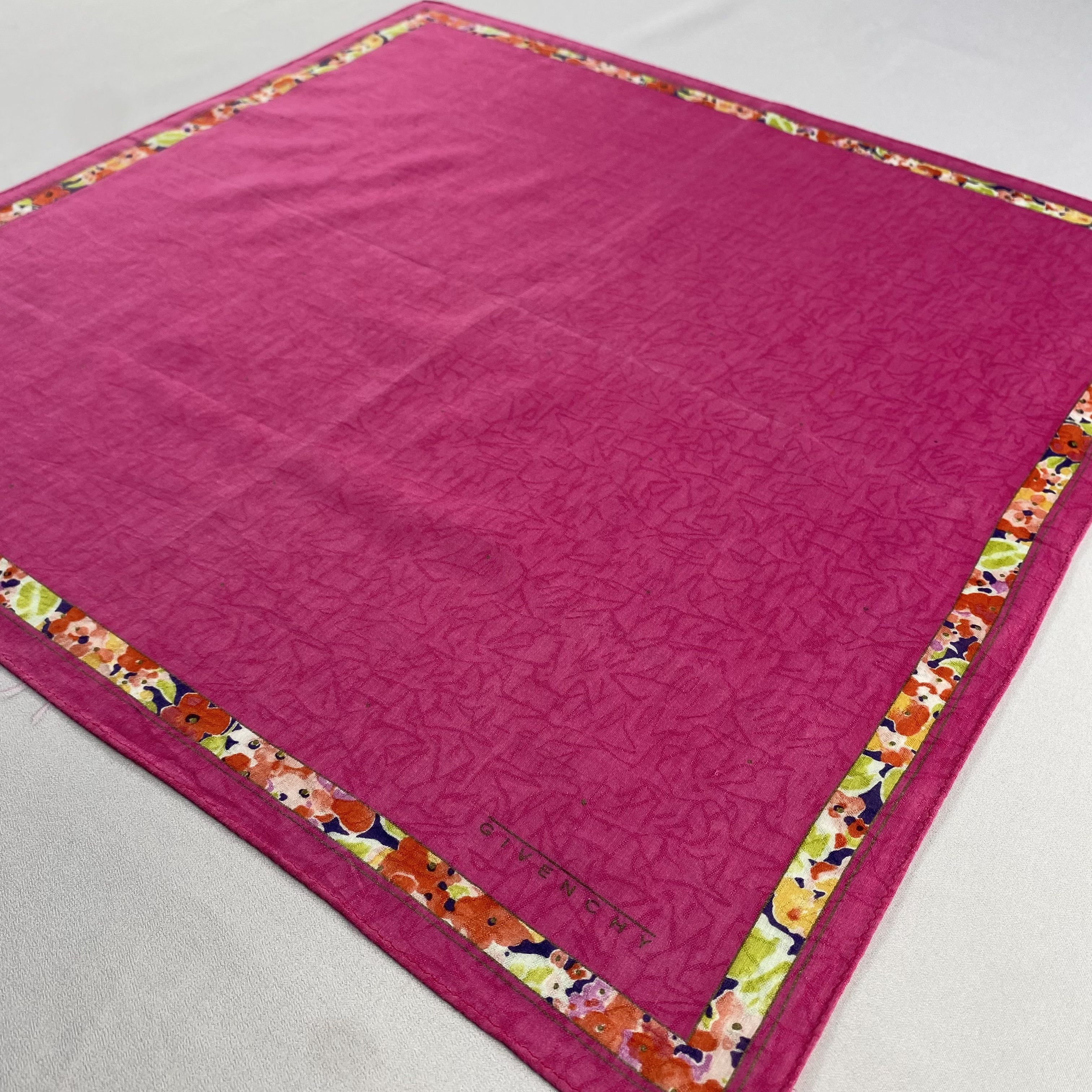 Vintage Givenchy Bandana/ Handkerchief / Neckerchief-P639 Size ONE SIZE - 2 Thumbnail