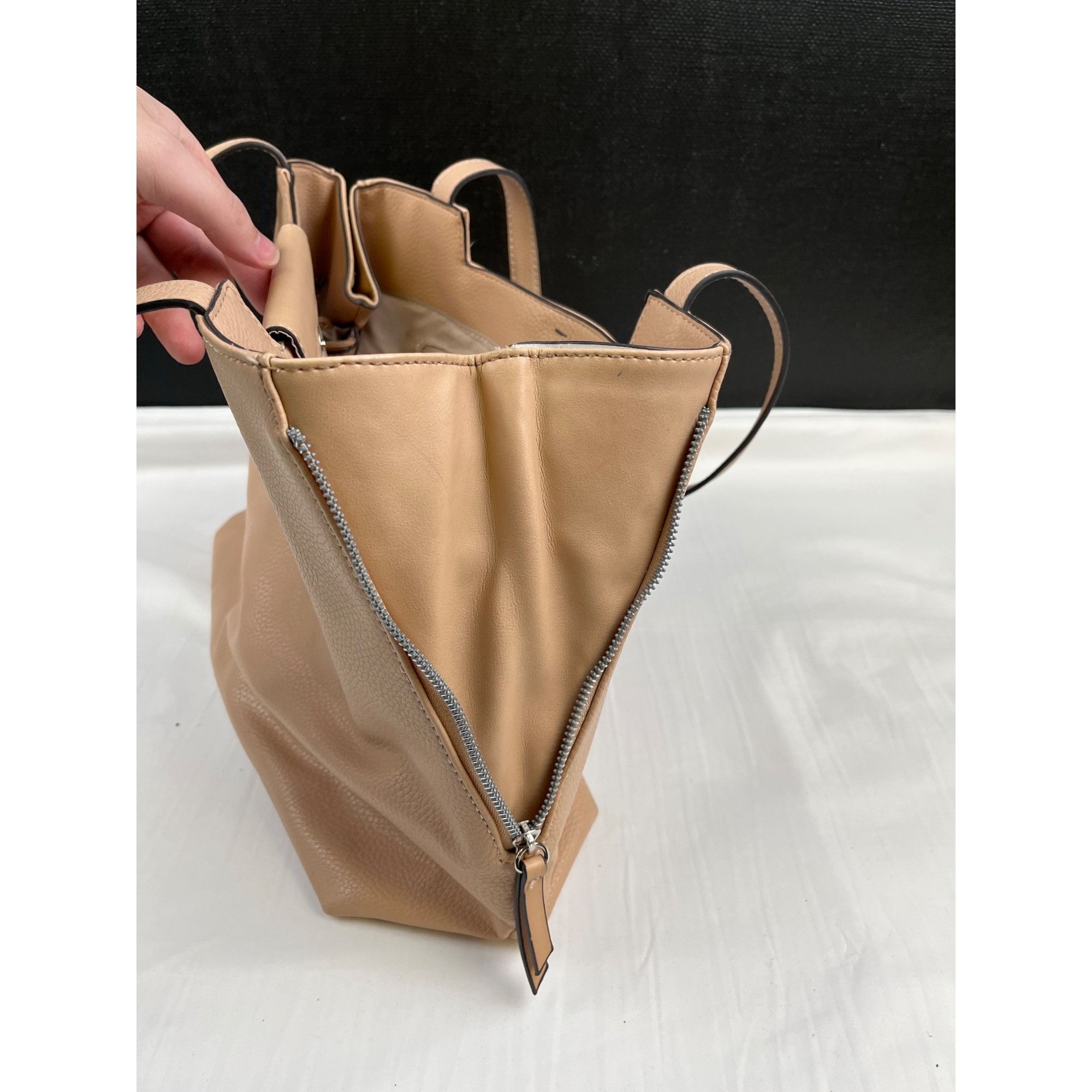 Nine West Nine West womens Tan Faux leather Shoulder Bag SKU 4178 Size ONE SIZE - 3 Thumbnail