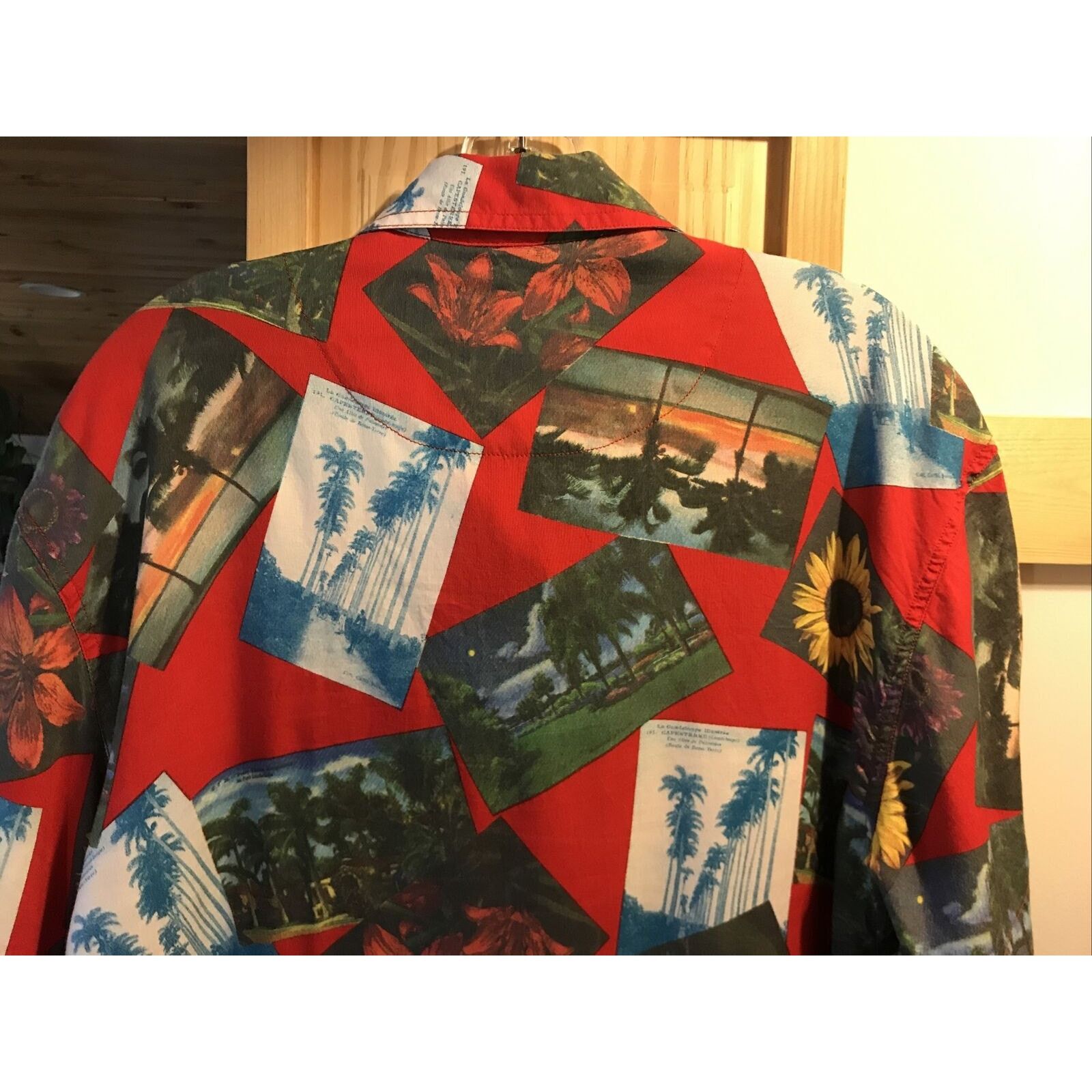 Other Lizwear Men M Red Photo Print SS Button Rayon Hawaiian Shirt Size US M / EU 48-50 / 2 - 10 Thumbnail