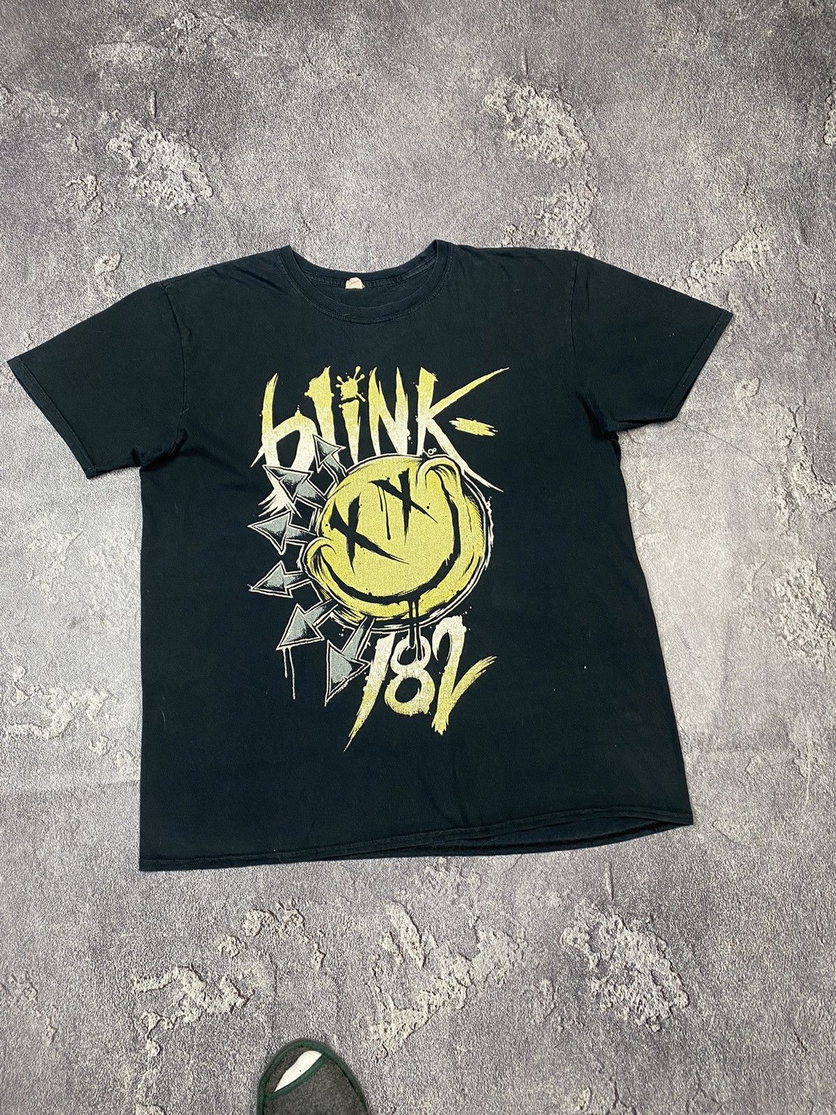 Band Tees × Vintage Vintage Blink 182 Sunfaded Distressed T-shirt Gothic Y2K Size US XL / EU 56 / 4 - 5 Thumbnail