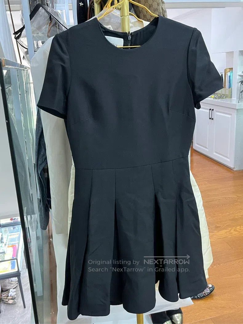 Valentino Valentino dress Size S / US 4 / IT 40 - 1 Thumbnail