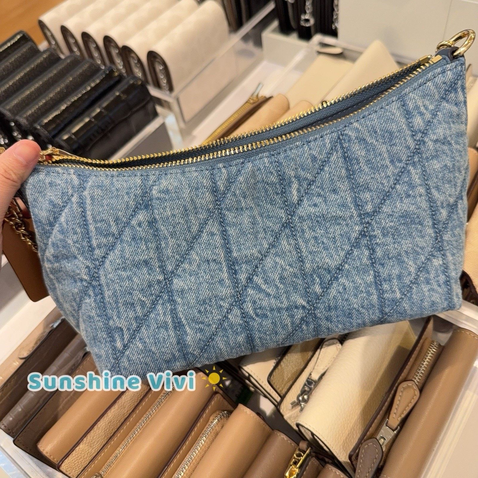 Coach NWT Coach Caitlin Shoulder Bag Quilting CDZ89 Gold/Indigo Size ONE SIZE - 5 Thumbnail