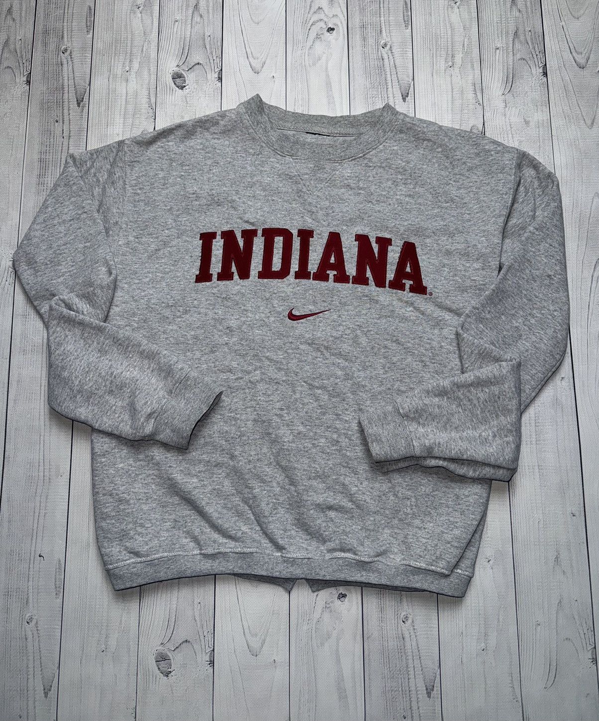 Vintage Vintage Nike Indiana sweatshirt logo size Women's M/L Size L / US 10 / IT 46 - 10 Thumbnail