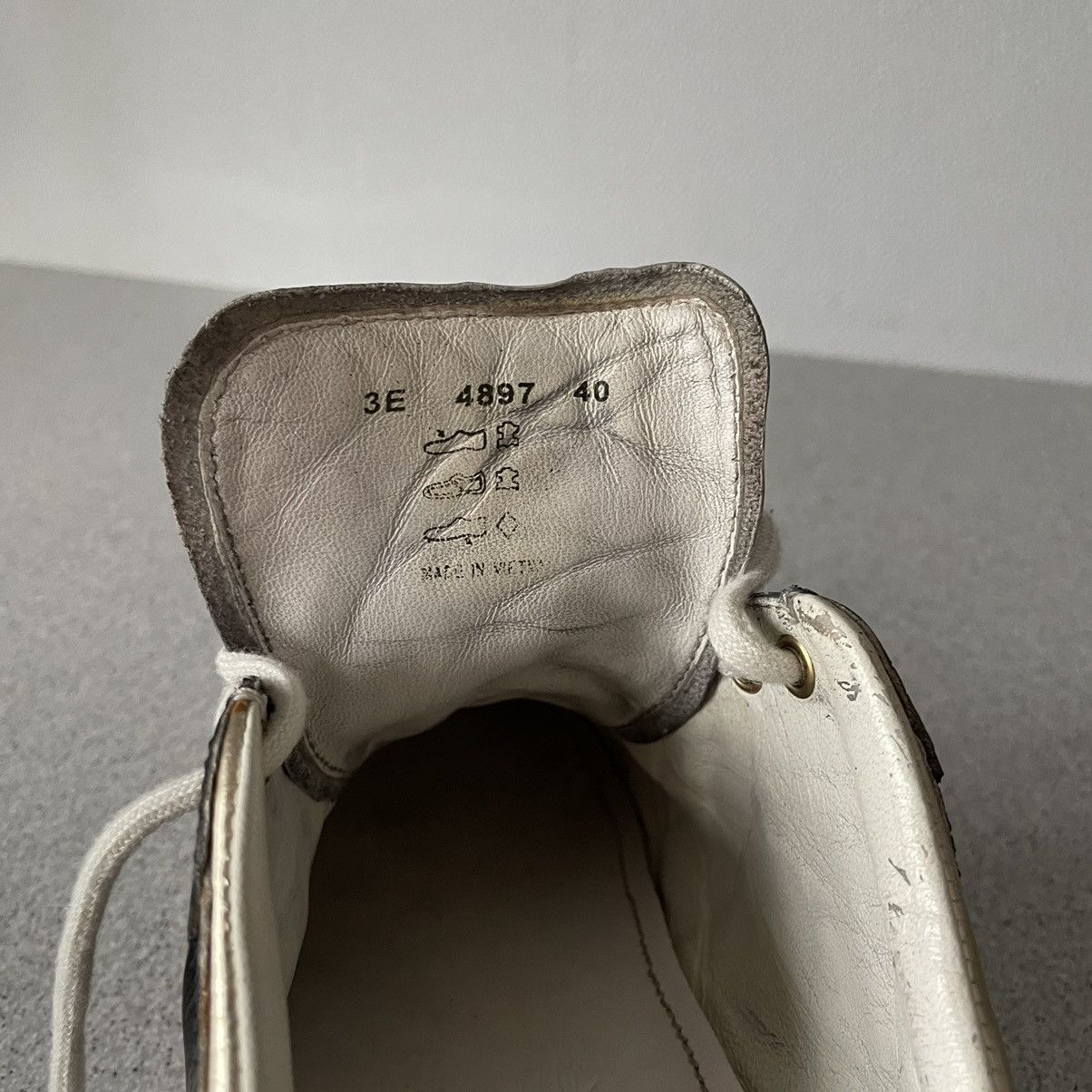 Prada Prada Vintage Black / Gold Sneakers Size US 7.5 / EU 40-41 - 8 Thumbnail