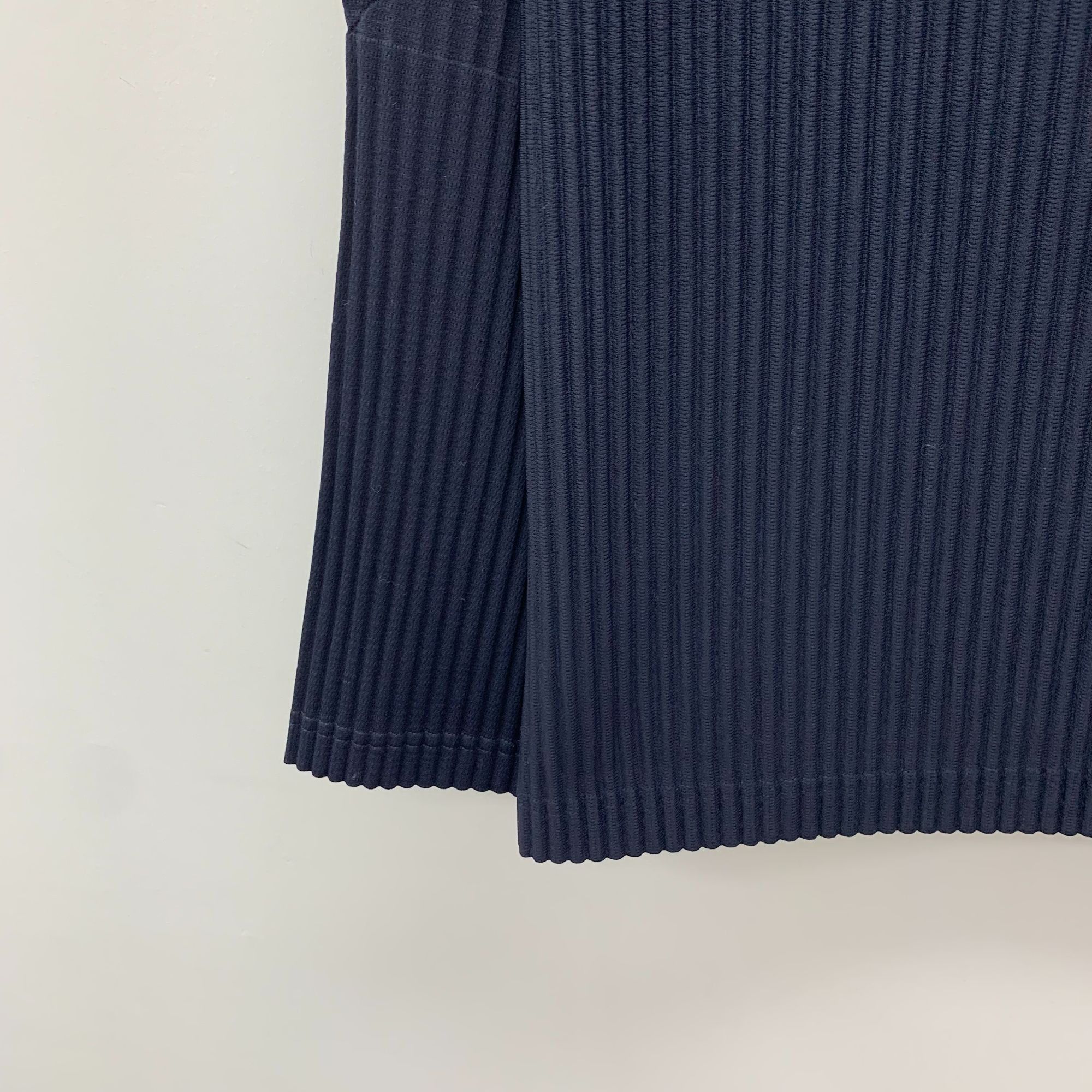 Issey Miyake Homme Plissé Issey Miyake Navy Blue Pleated High-Neck Long-S Size L / US 10 / IT 46 - 4 Thumbnail