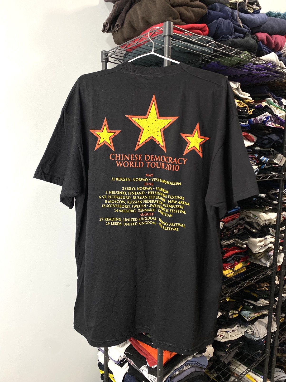 Band Tees Vintage 2010 Guns N Roses World Tour Band Rock T Shirt Size US XXL / EU 58 / 5 - 2 Thumbnail