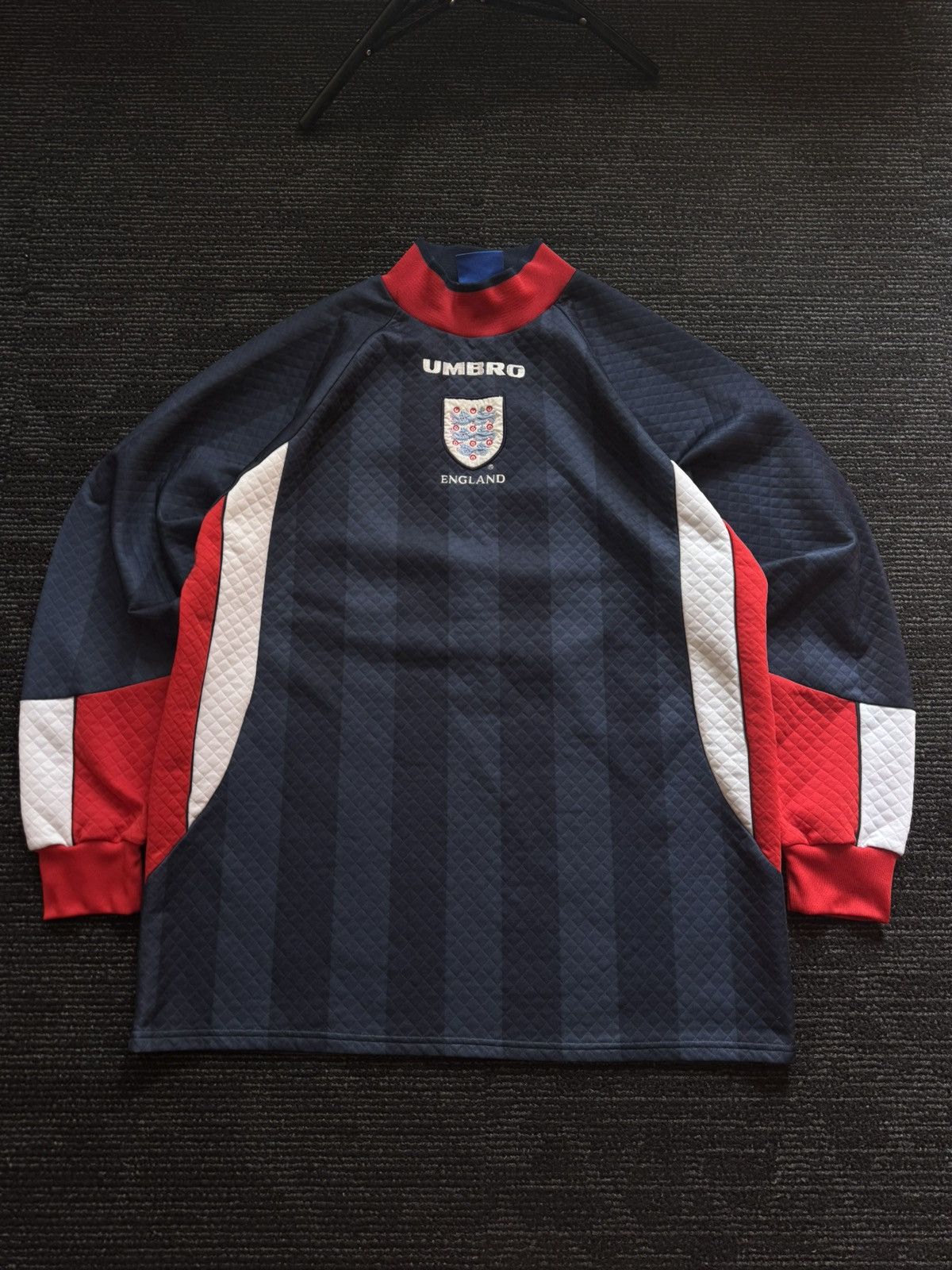 Umbro England 1997-98 Away Goalkeeper shirt Size US XL / EU 56 / 4 - 2 Thumbnail