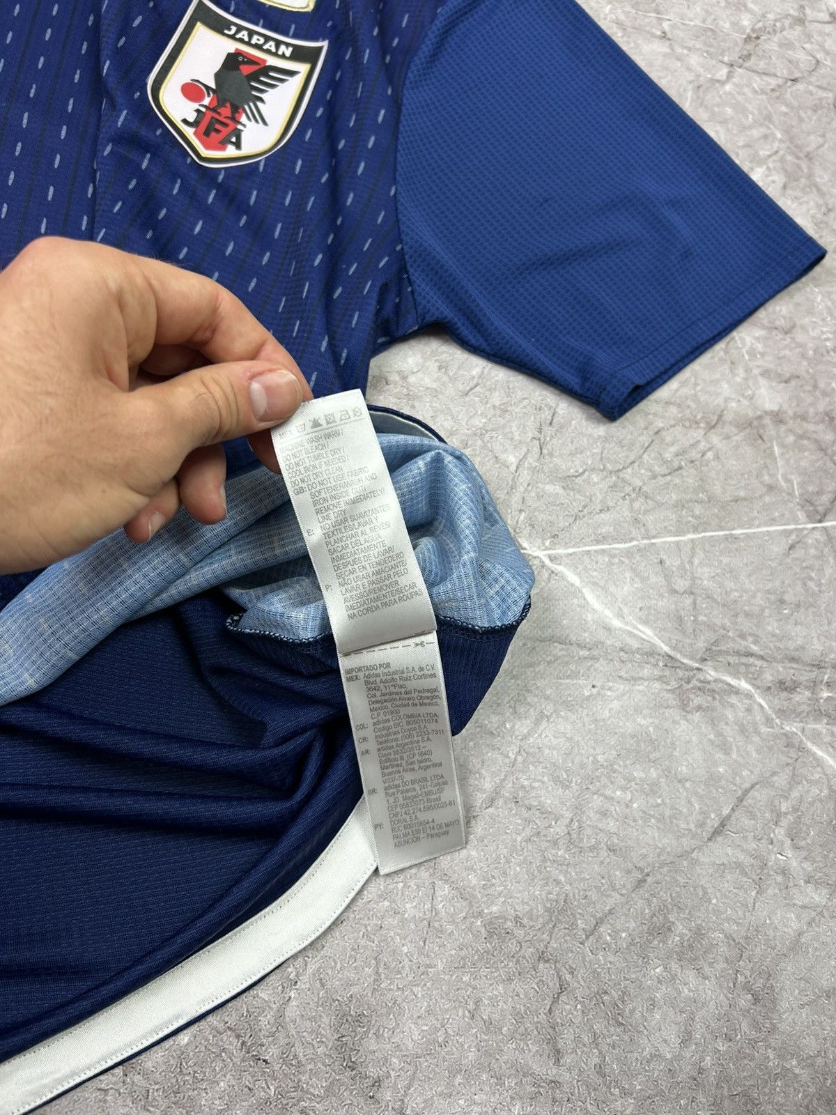 Adidas JAPAN 2018 HOME SHIRT FOOTBALL SOCCER JERSEY ADIDAS Size US L / EU 52-54 / 3 - 12 Thumbnail