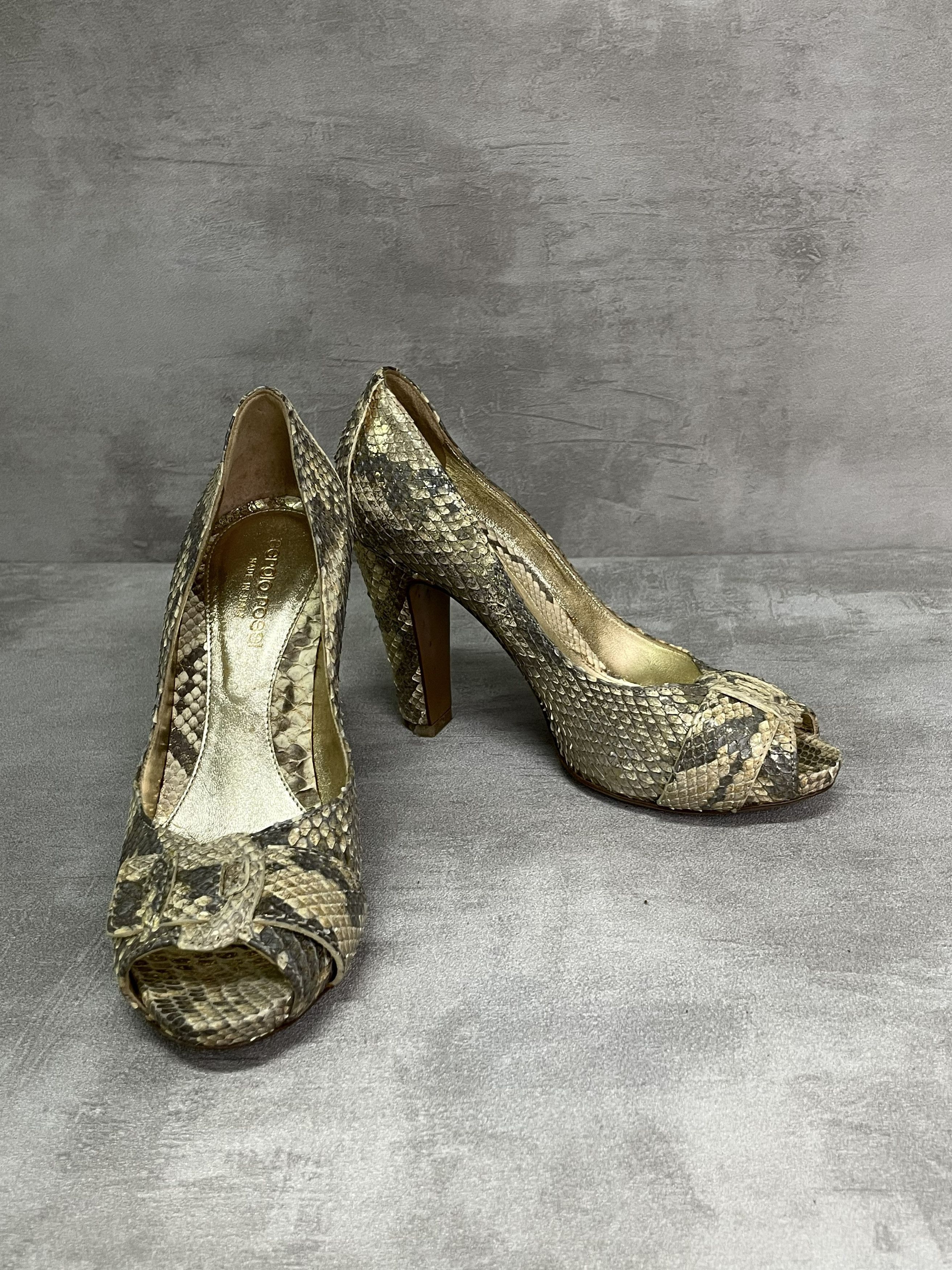 Sergio Rossi Sergio Rossi Golden 100mm Peep Toes Pumps Size US 6 / IT 36 - 3 Thumbnail