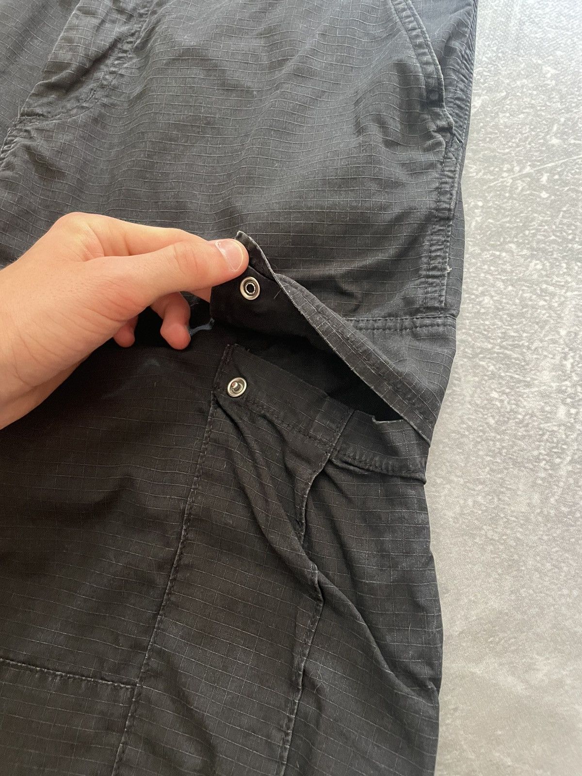 Carhartt Vintage Carhartt Black Cargo Black Pants 31/34 Size US 34 / EU 50 - 17 Thumbnail