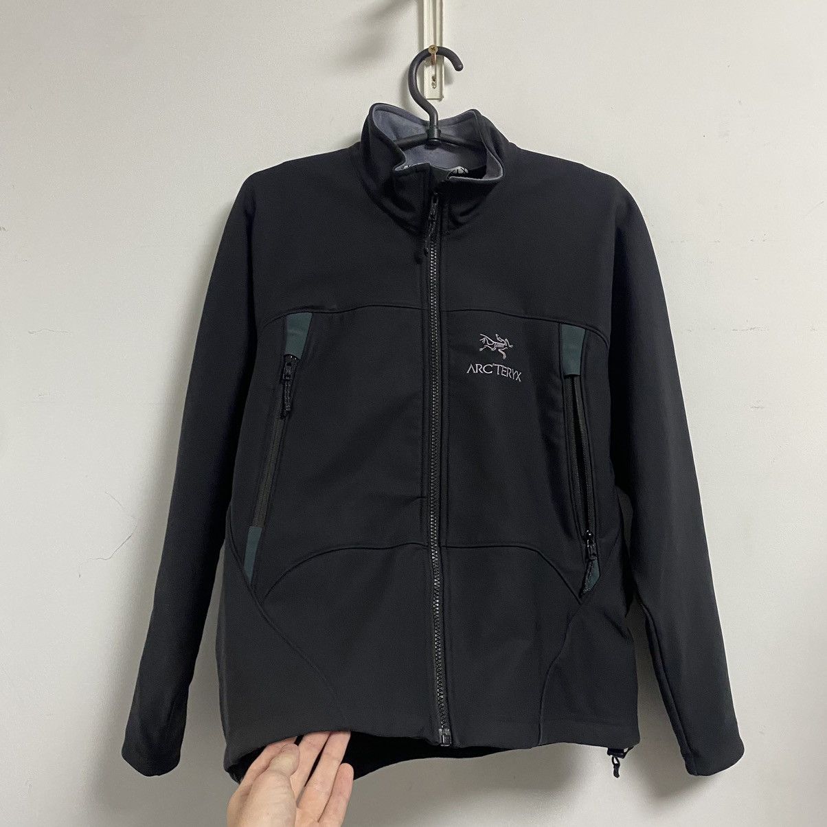 Arc'teryx Arcteryx jacket Streetwear Size M / US 6-8 / IT 42-44 - 2 Thumbnail