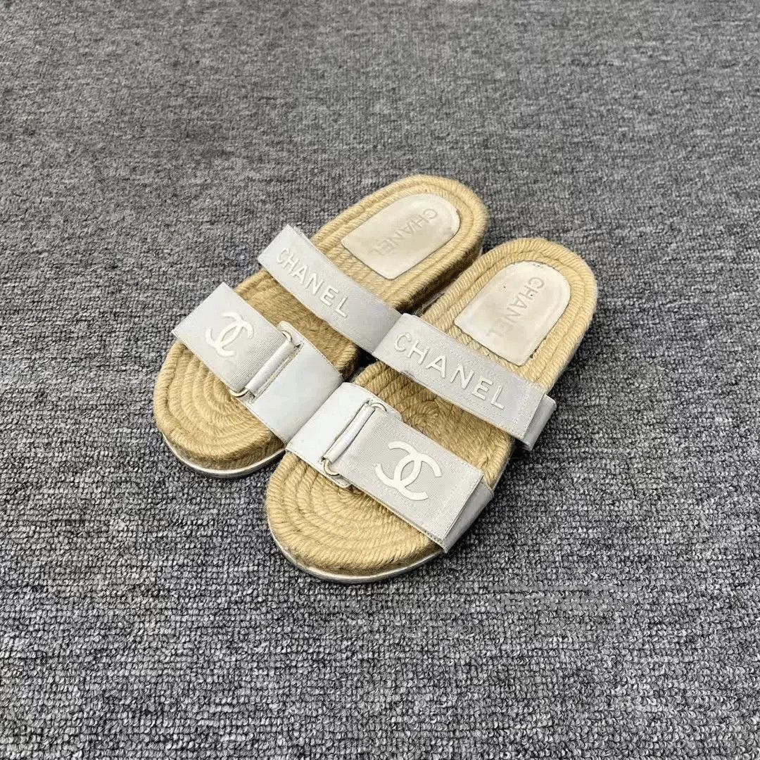 Chanel Chanel Double C Logo Velcro Straw Sandals. Size US 5 / IT 35 - 1 Thumbnail