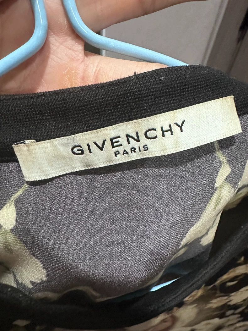 Givenchy Givenchy Size38 Shorts, beach shorts, thorny pattern Size US M / EU 48-50 / 2 - 3 Thumbnail