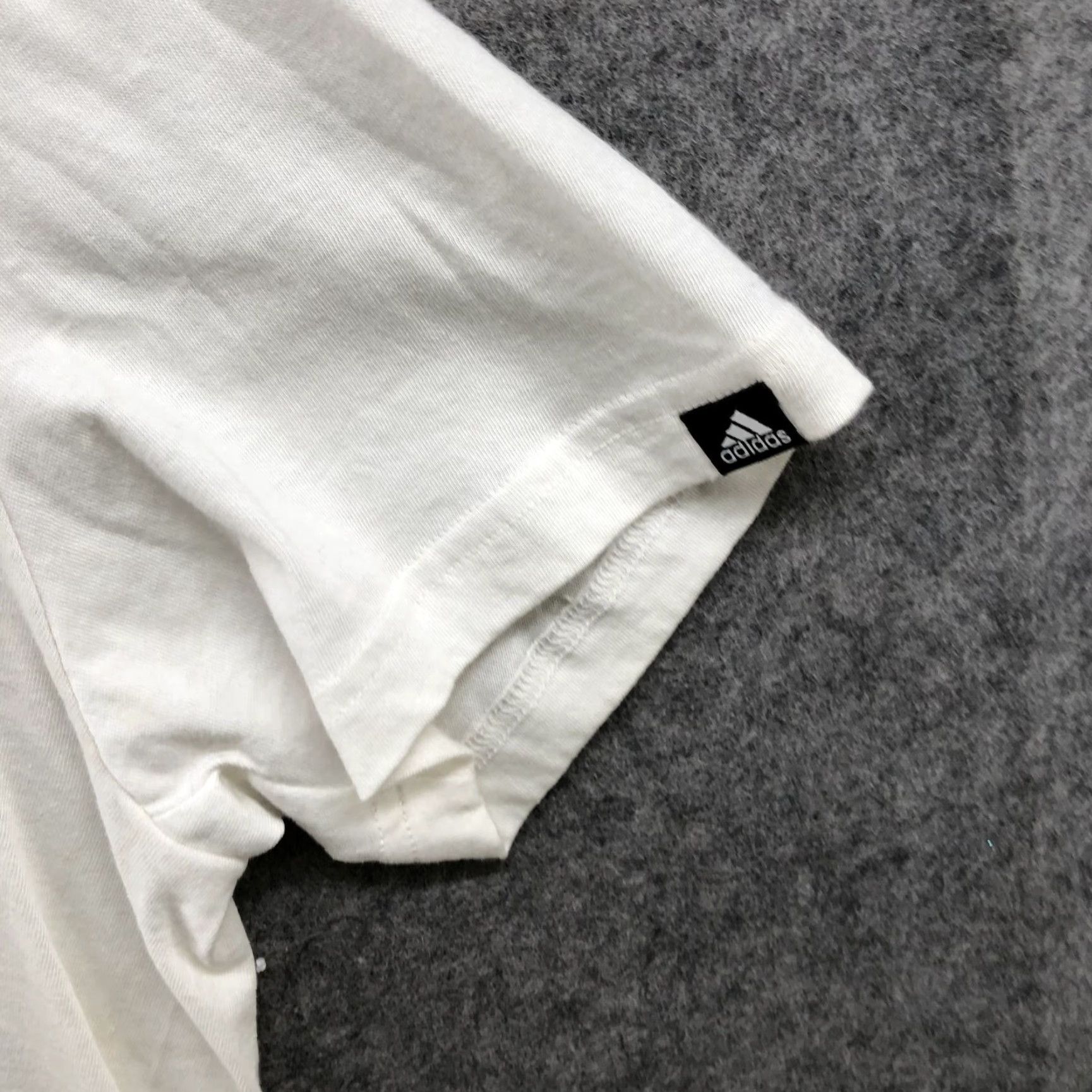 Adidas **Mens Adidas T-Shirt S White Graphic Print Crewneck** User: **White Mens Adidas T-Shirt S Graphic Print Crewneck** Size US S / EU 44-46 / 1 - 4 Thumbnail
