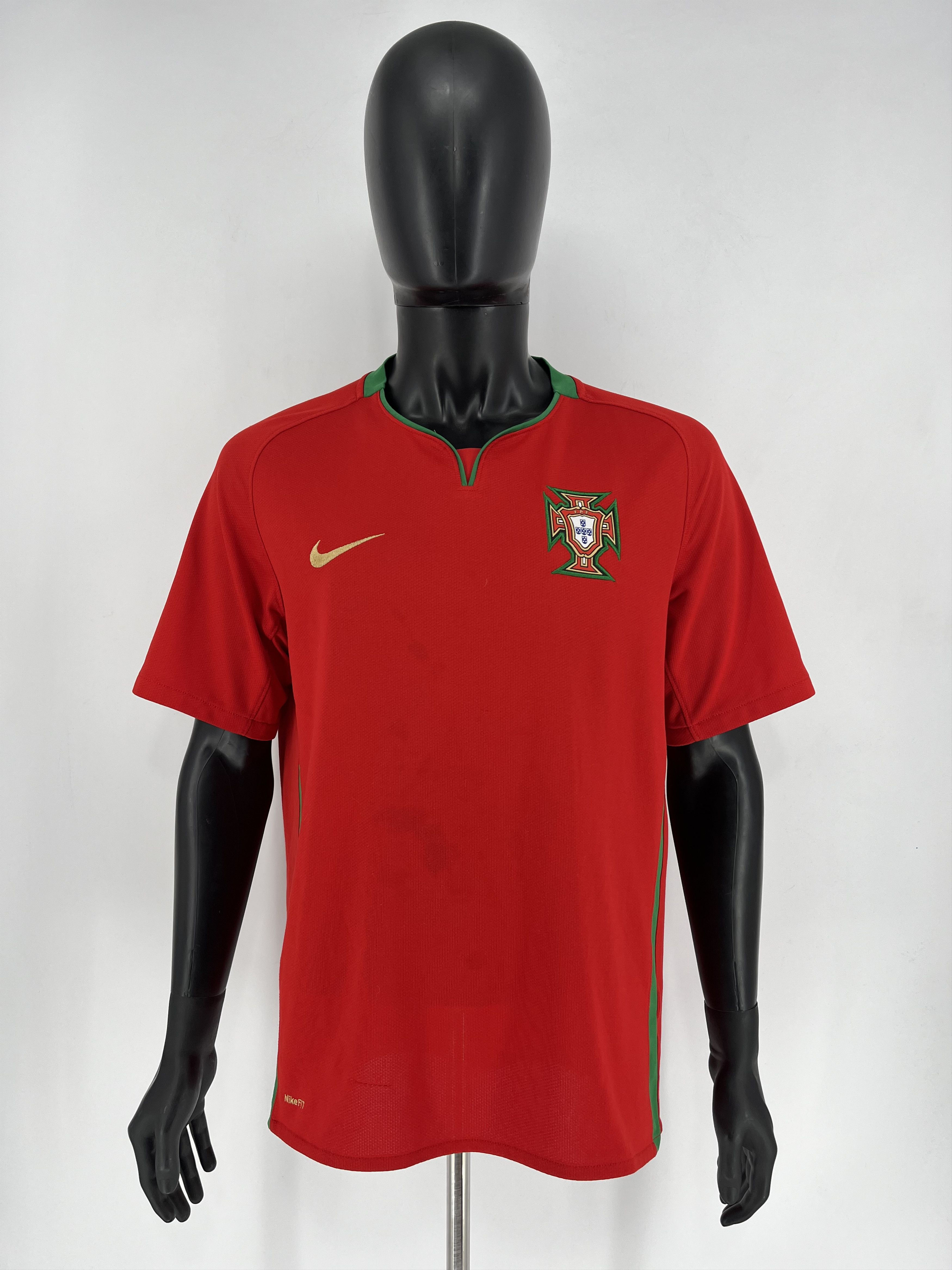 Other Vintage Nike Y2K Portugal Home jersey Shirt 00S Size US L / EU 52-54 / 3 - 2 Thumbnail