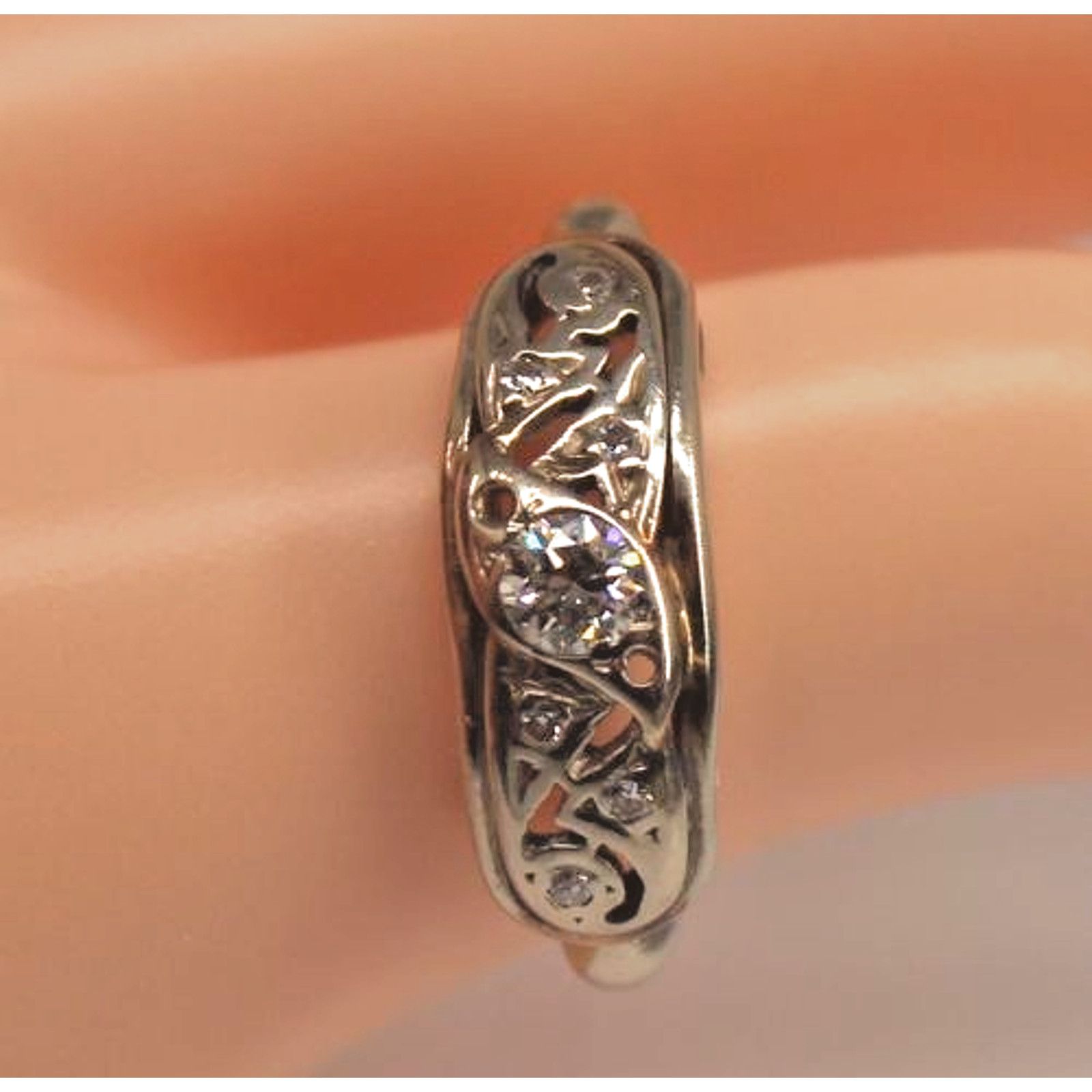 Other MCM 14k White Gold 1/4 CT Diamond Wedding Band • Size 5 Size ONE SIZE - 2 Thumbnail