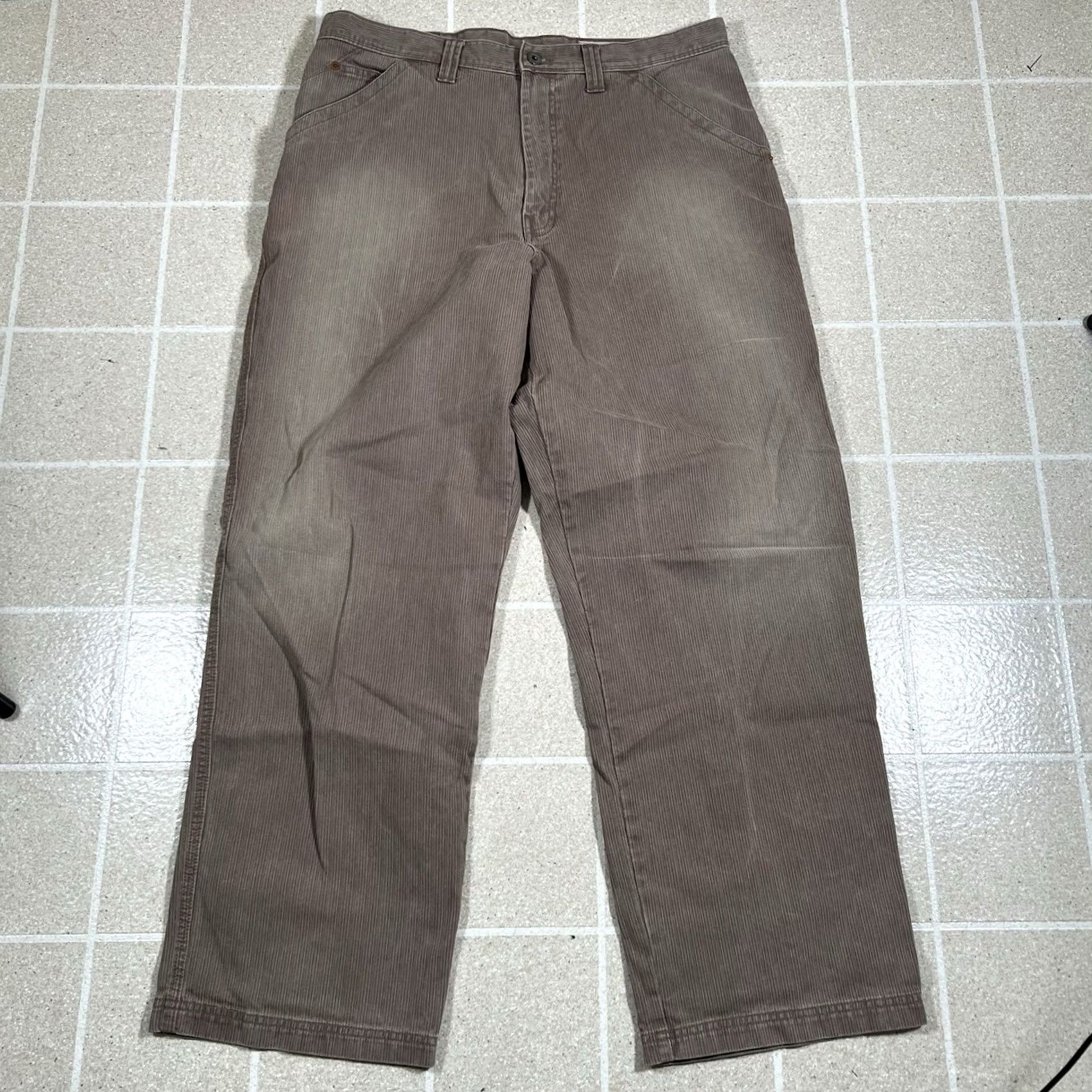 Guess VINTAGE GUESS USA Jeans Baggy Wide-Leg Brown 36 x 32 Mens Jeans Wide-Leg Brown 90s Skate Grunge Style USA Mens Jeans 36 32 Brown Size US 36 / EU 52 - 4 Thumbnail