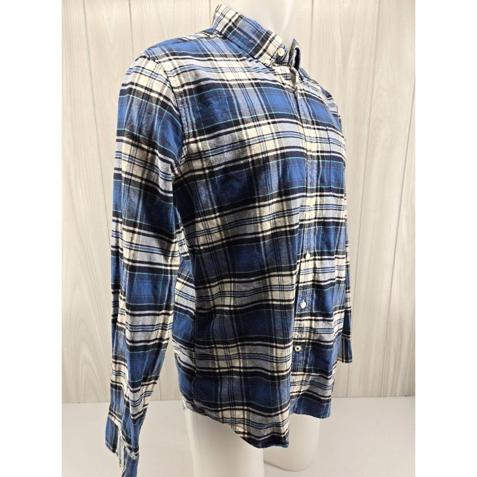American Eagle Outfitters VINTAGE American Eagle Shirt Mens Large Blue Plaid Long Sleeve Button-Up Seriously Soft Size US L / EU 52-54 / 3 - 6 Thumbnail