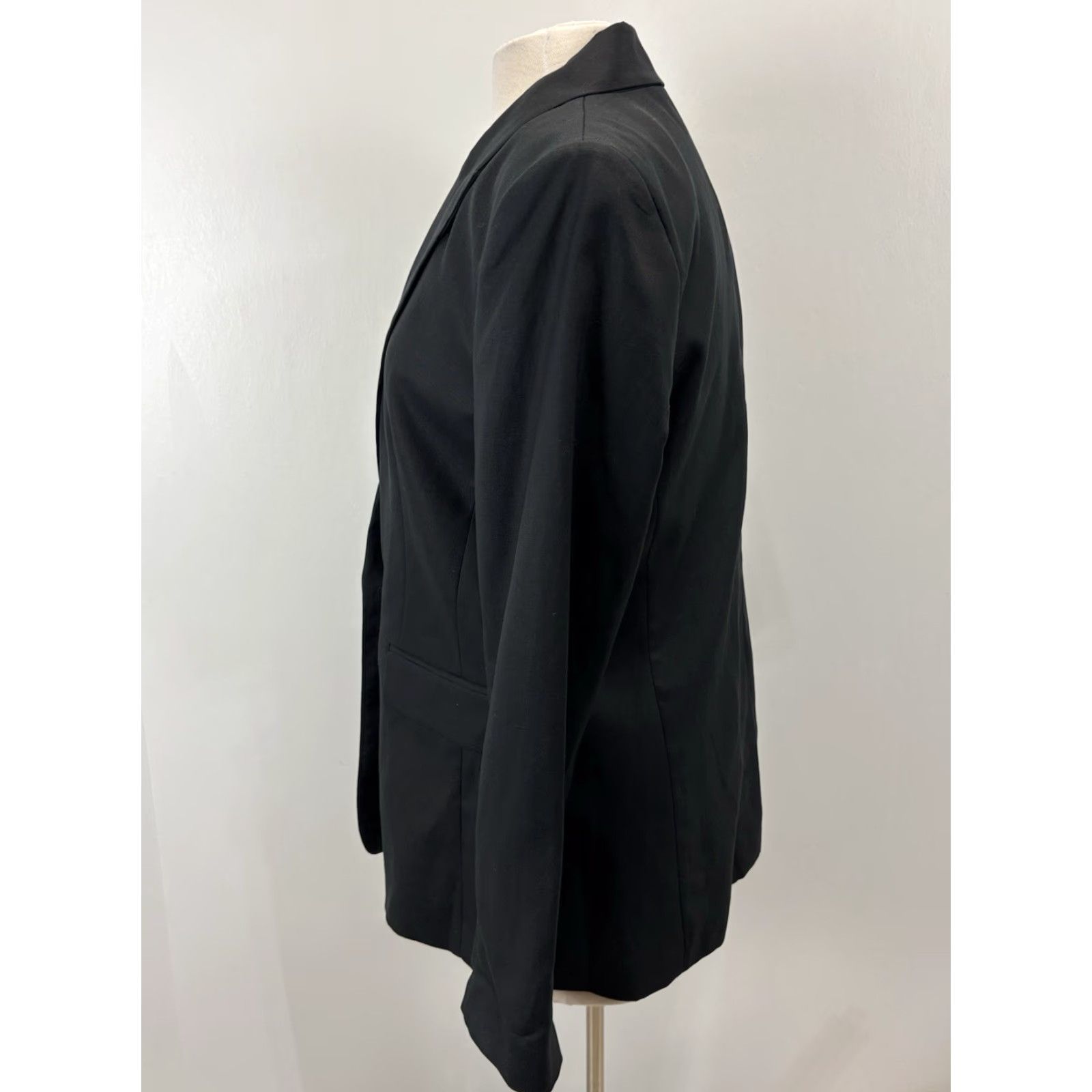 Loft VINTAGE? Wait: It's LOFT, but not vintage. So: LOFT Blazer Women Black Linen Blend Sz 10 Regular Lined Career Classic Jacket Size L / US 10 / IT 46 - 2 Thumbnail