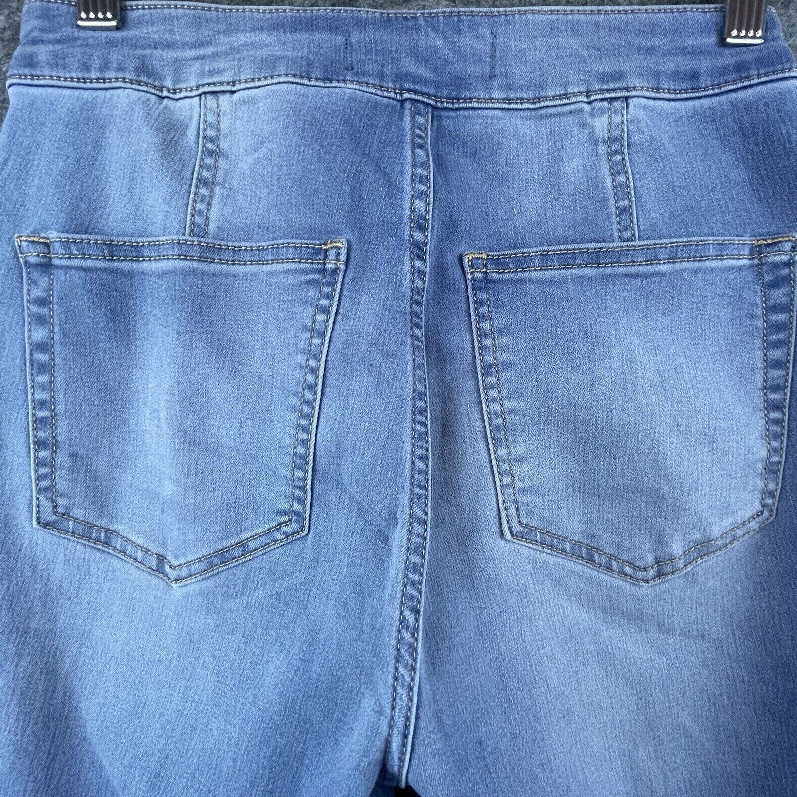 Free People We The Free People Jeans 26 Big Flare Raw Fray Bell Bottom Size 26" / US 2 / IT 38 - 3 Thumbnail