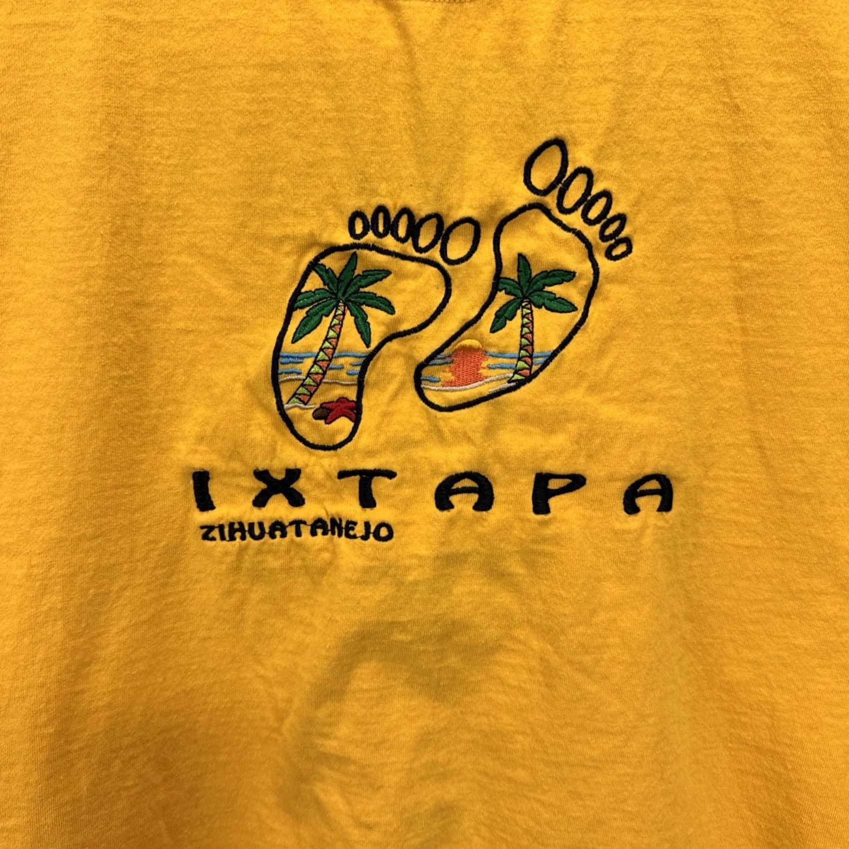 Vintage Vintage Ixtapa Zihuatancja Mexico Embroidered Destination XL Yellow T Shirt Size US XL / EU 56 / 4 - 2 Thumbnail