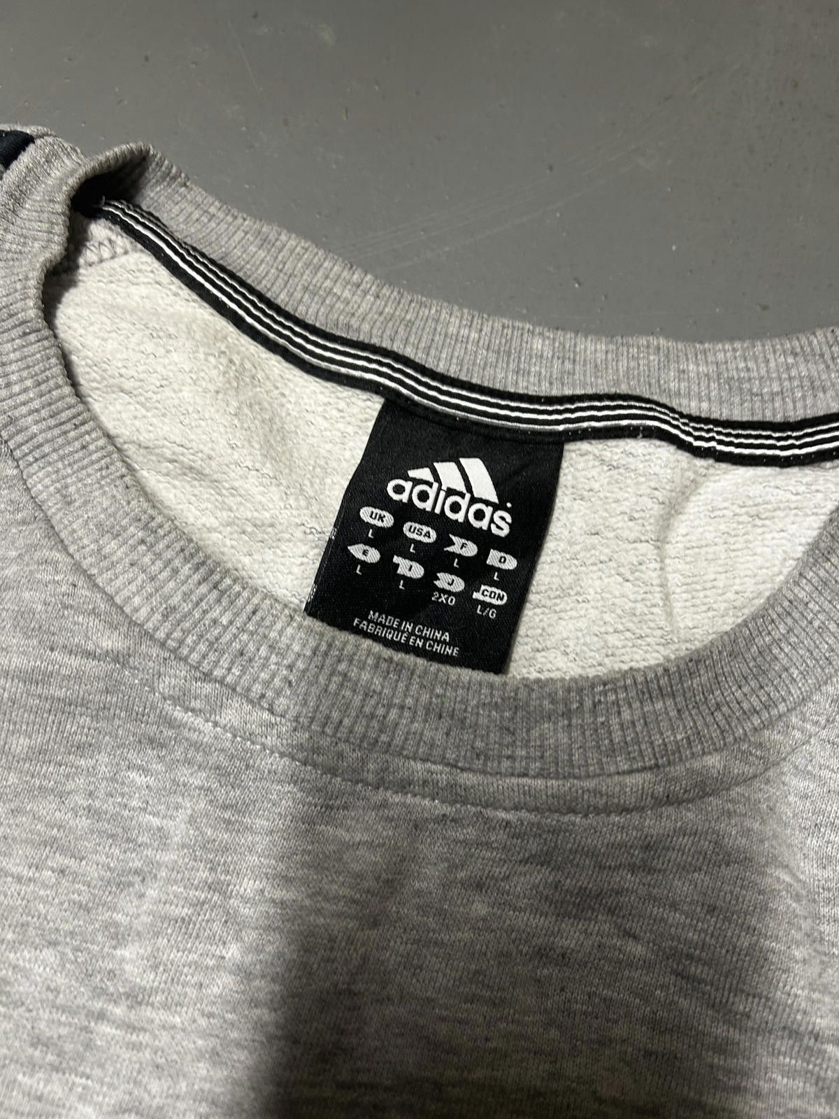Adidas Adidas Grey Crew Neck Sweatshirt with Classic Stripes Size US L / EU 52-54 / 3 - 4 Thumbnail