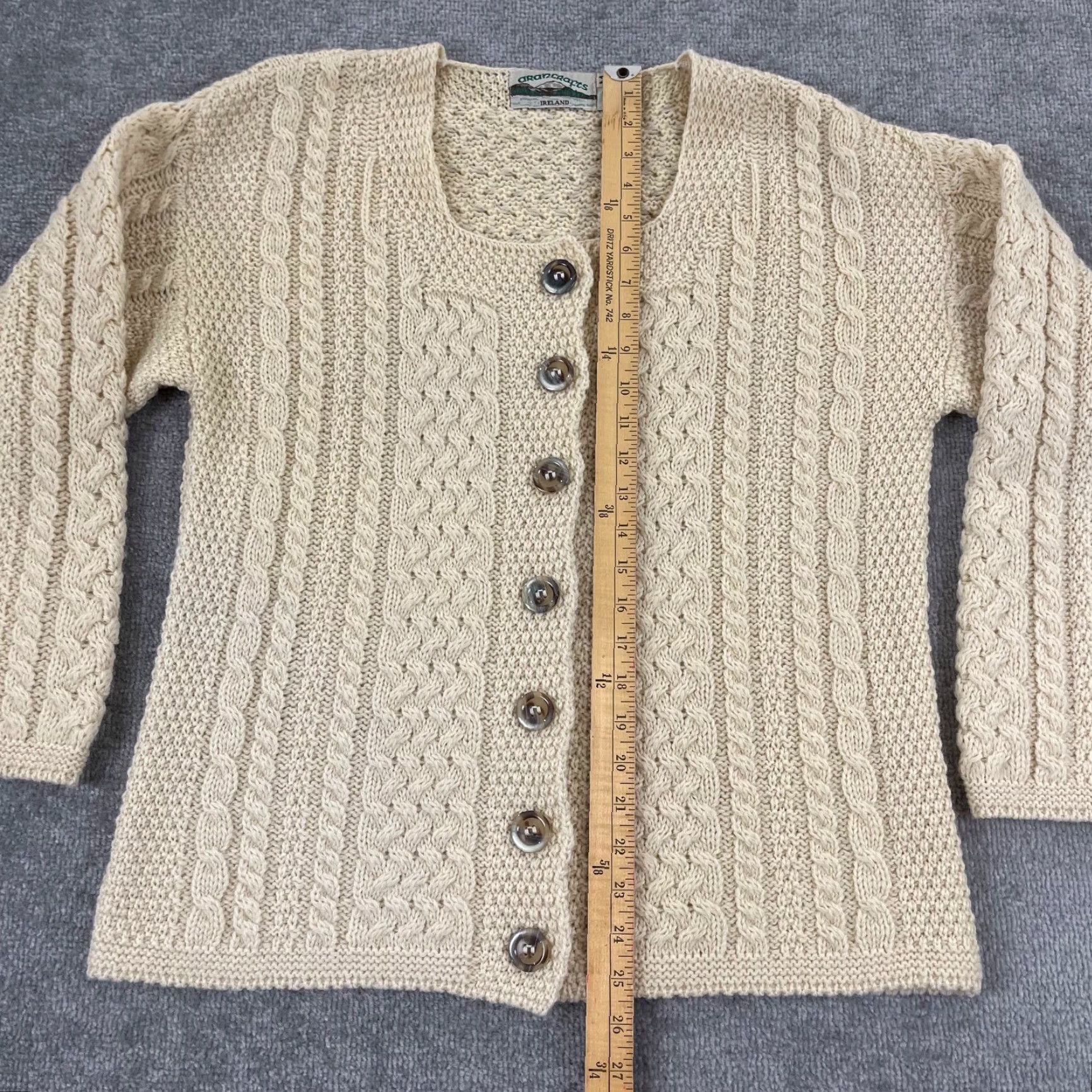 Vintage VINTAGE Aran Crafts Sweater Womens Medium Brown Wool Cable Knit Square Neck Cardigan Size M / US 6-8 / IT 42-44 - 3 Thumbnail
