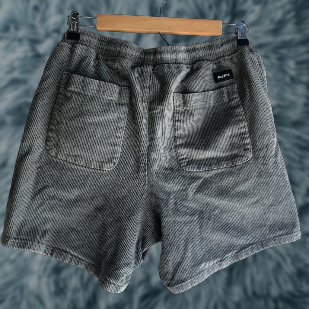 Rsq RSQ Shorts Mens Army Green Size S 98% Cotton 2% Spandex Summer Regular Mens Size US 29 - 1 Thumbnail