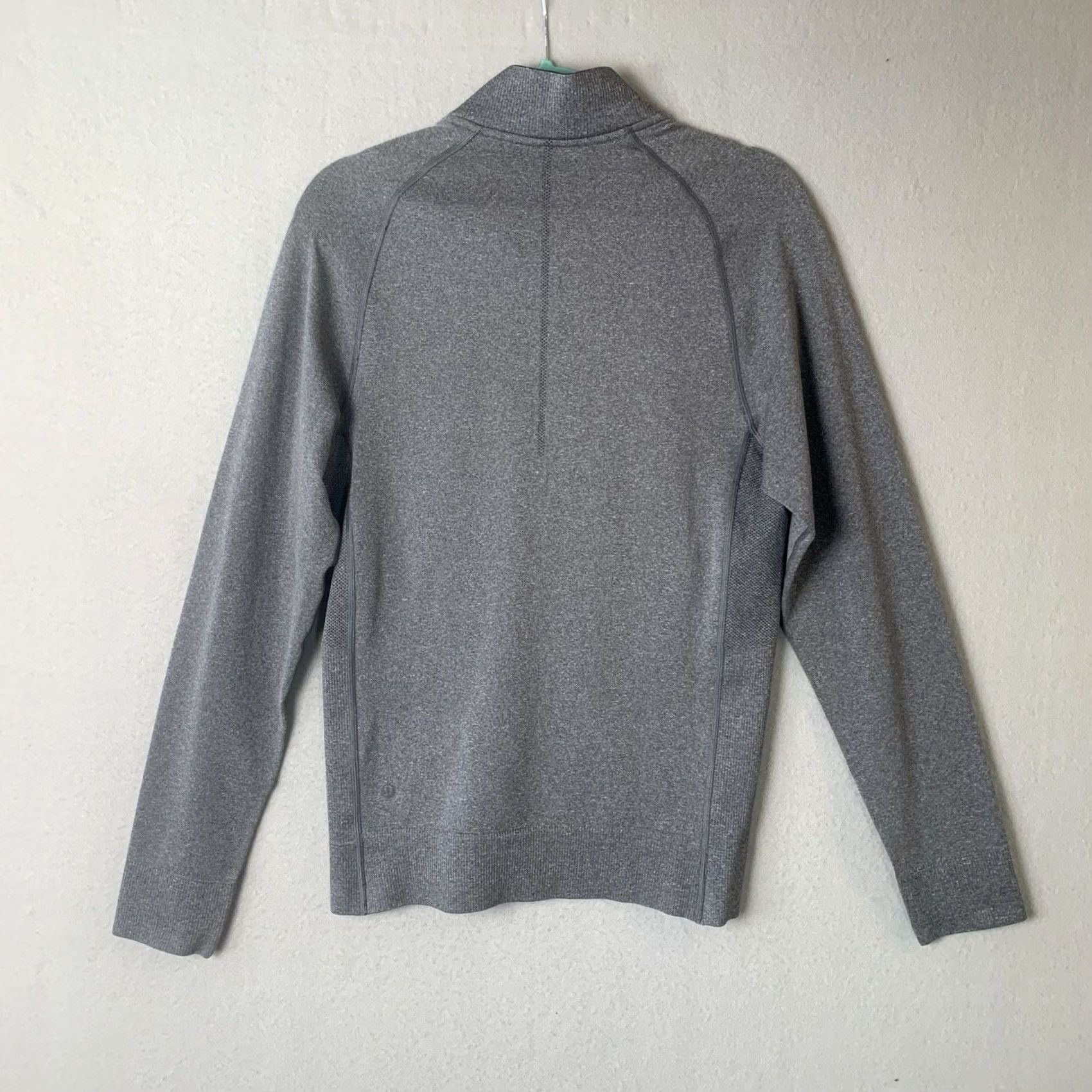 Lululemon Lululemon Pulse Jacket Mens Small Gray Full Zip Stretch Activewear Athletic Pocket Slim Mid-Length Regular Fit Shirt Hoodie not included Size US S / EU 44-46 / 1 - 2 Thumbnail