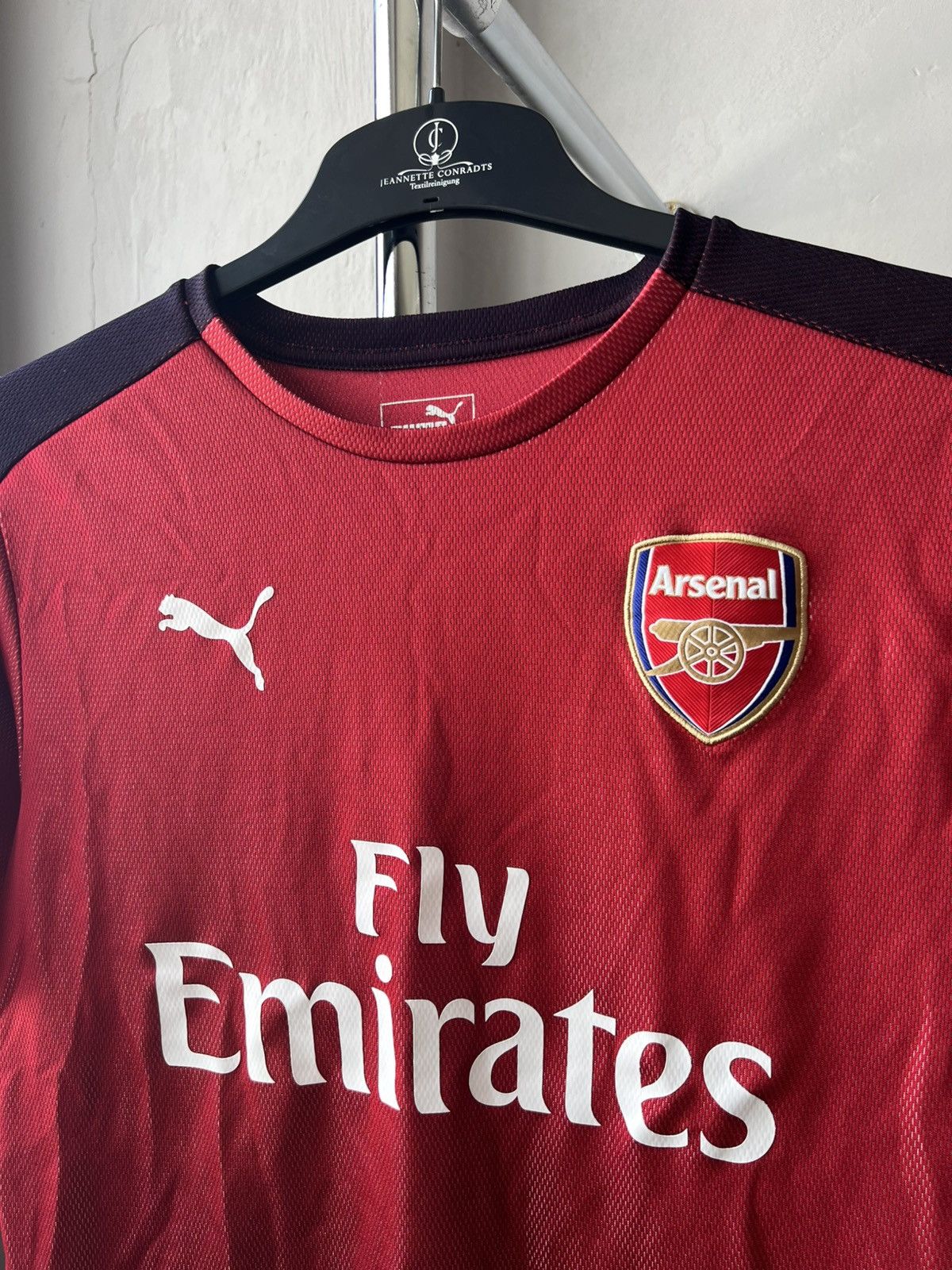 Puma Arsenal FC Training / Pre match Puma Soccer Football jersey Size US S / EU 44-46 / 1 - 3 Thumbnail