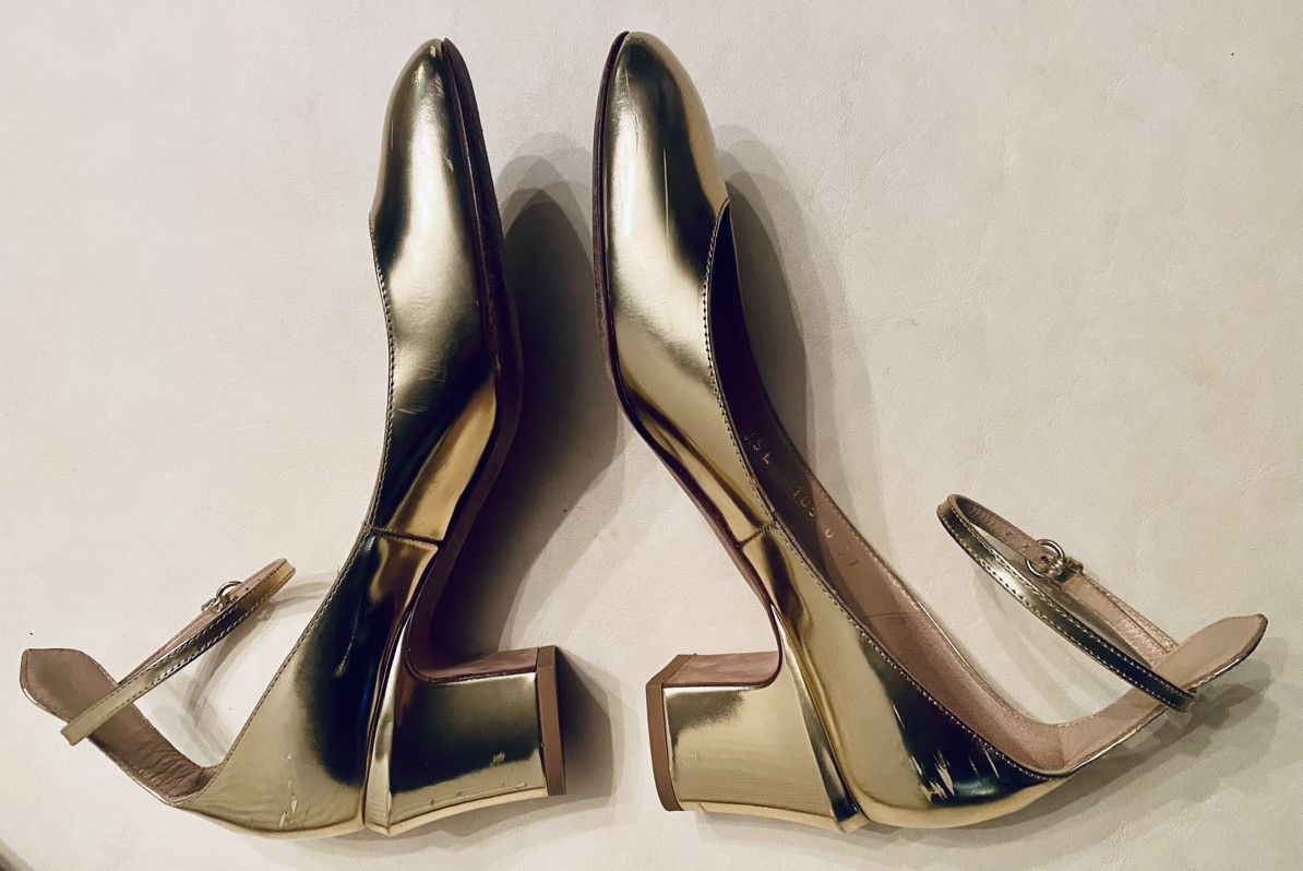 Valentino VALENTINO GARAVANI 🇮🇹 Tan-go Metallic Gold Leather Pumps 37 Size US 7 / IT 37 - 8 Thumbnail