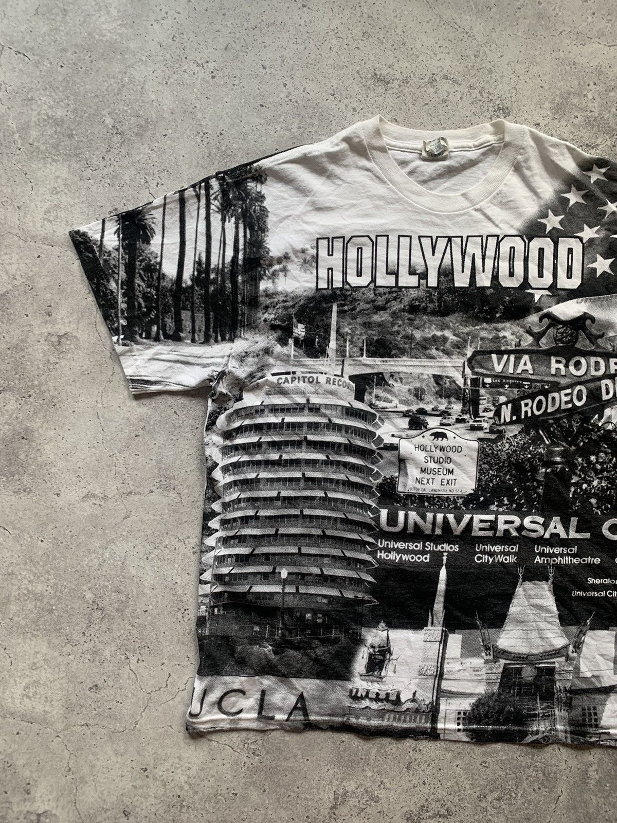 Vintage Vintage Crazy 90s Hollywood City All Over Print T Shirt Size US L / EU 52-54 / 3 - 3 Thumbnail