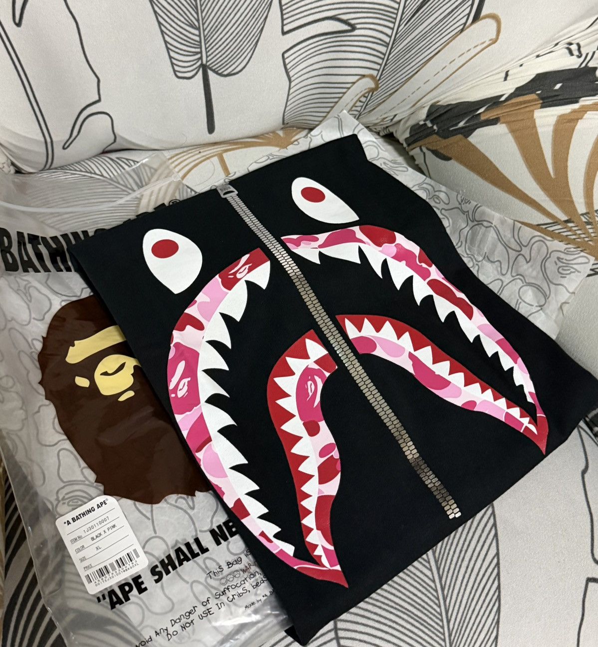 Bape Bape - Black/Pink Shark T-Shirt Size US XL / EU 56 / 4 - 8 Thumbnail