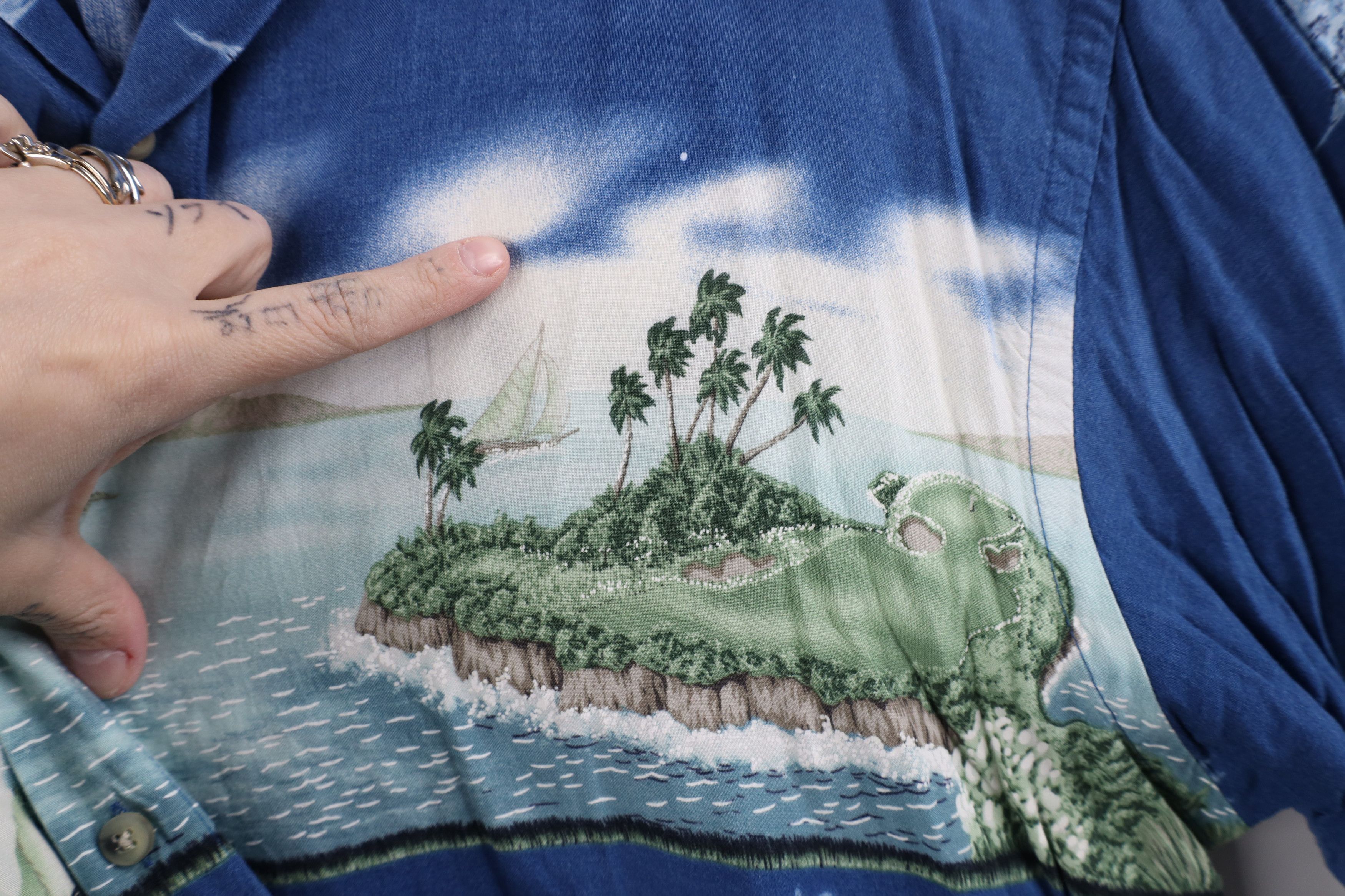 Vintage Vintage 90s Streetwear Golf Over Print Hawaiian Button Shirt Size US XL / EU 56 / 4 - 4 Thumbnail