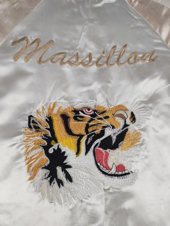 Japanese Brand DL Browny Tiger Ivory Sweaters #1692 Size US S / EU 44-46 / 1 - 9 Thumbnail