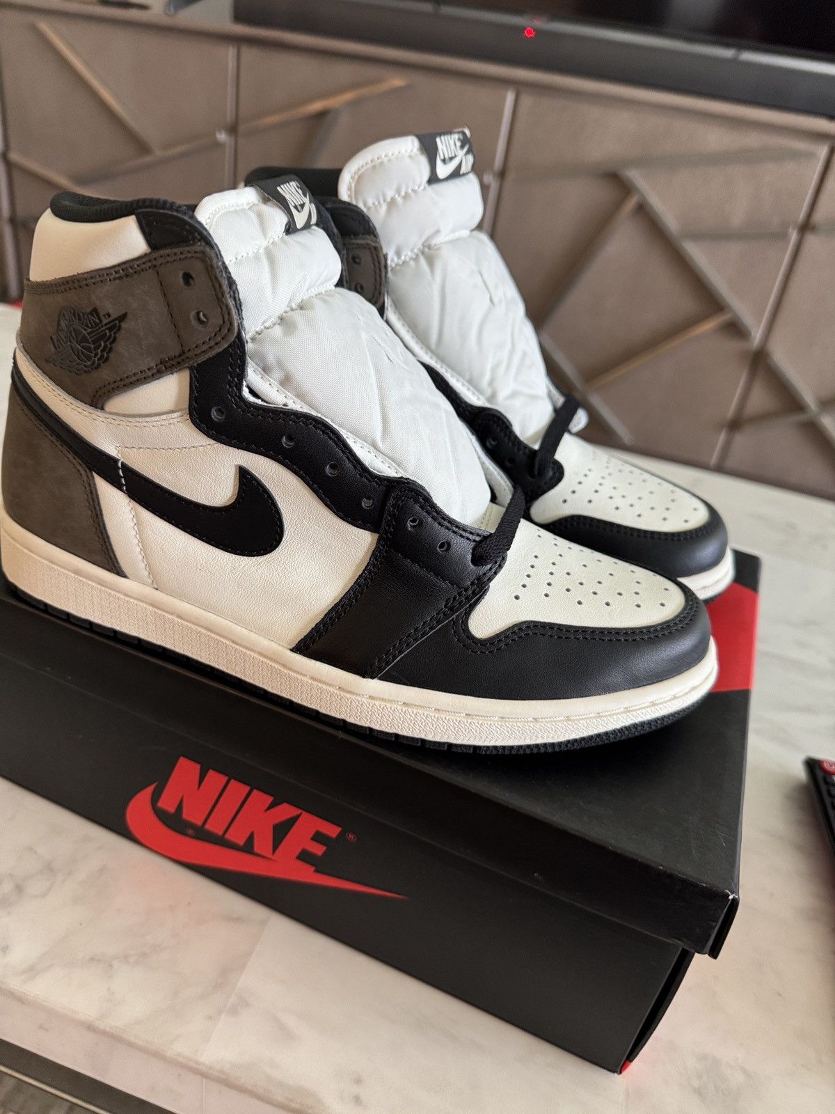 Jordan Brand Air Jordan 1 Retro “ Dark Mocha “ Size US 8.5 / EU 41-42 - 10 Thumbnail