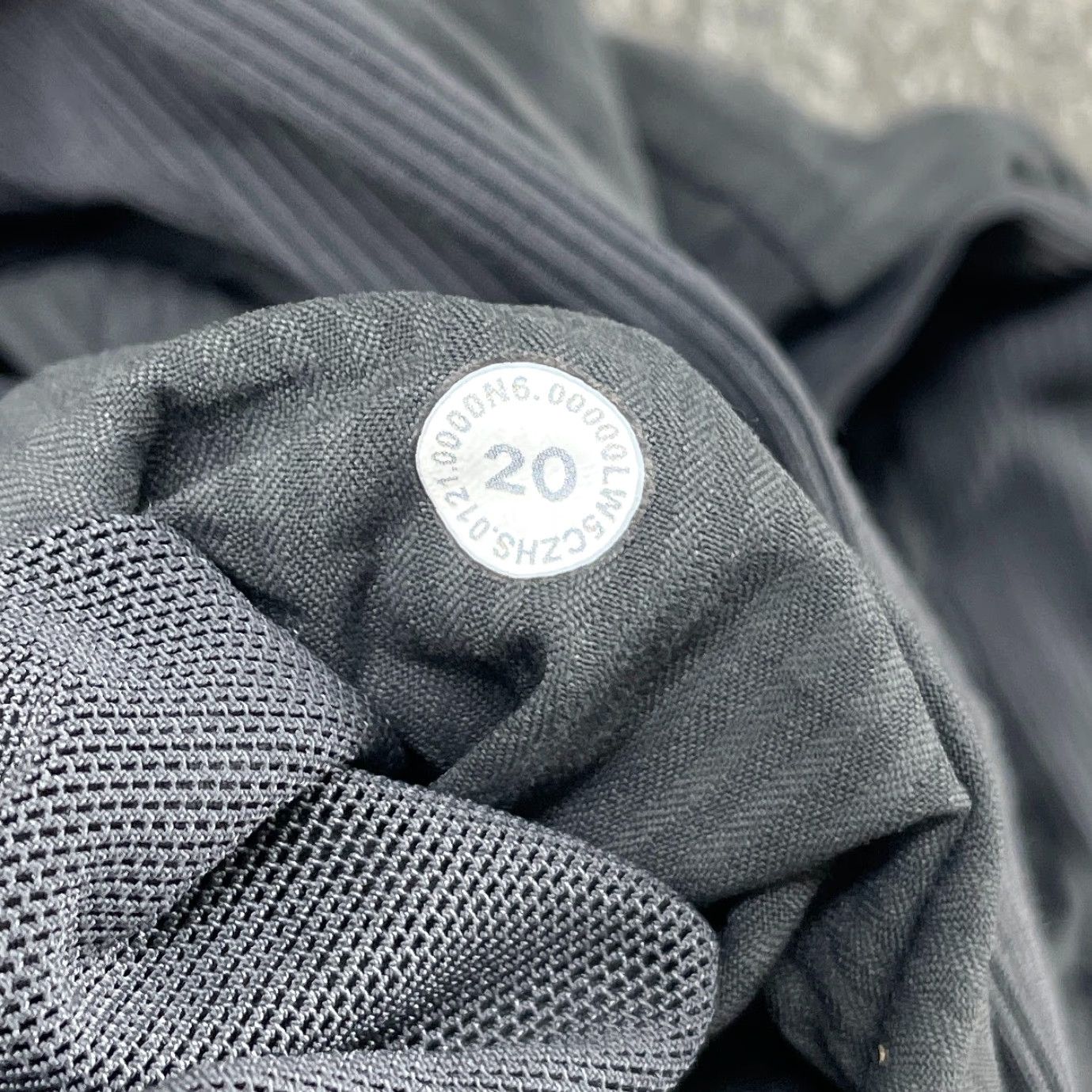 Lululemon Lululemon Dance Studio Pants Womens 20 Grey Striped Drawstring Jogger Tapered 28in Inseam Pockets Easy Care Elastic Waist Plus Size Size 42" / US 20 - 3 Thumbnail