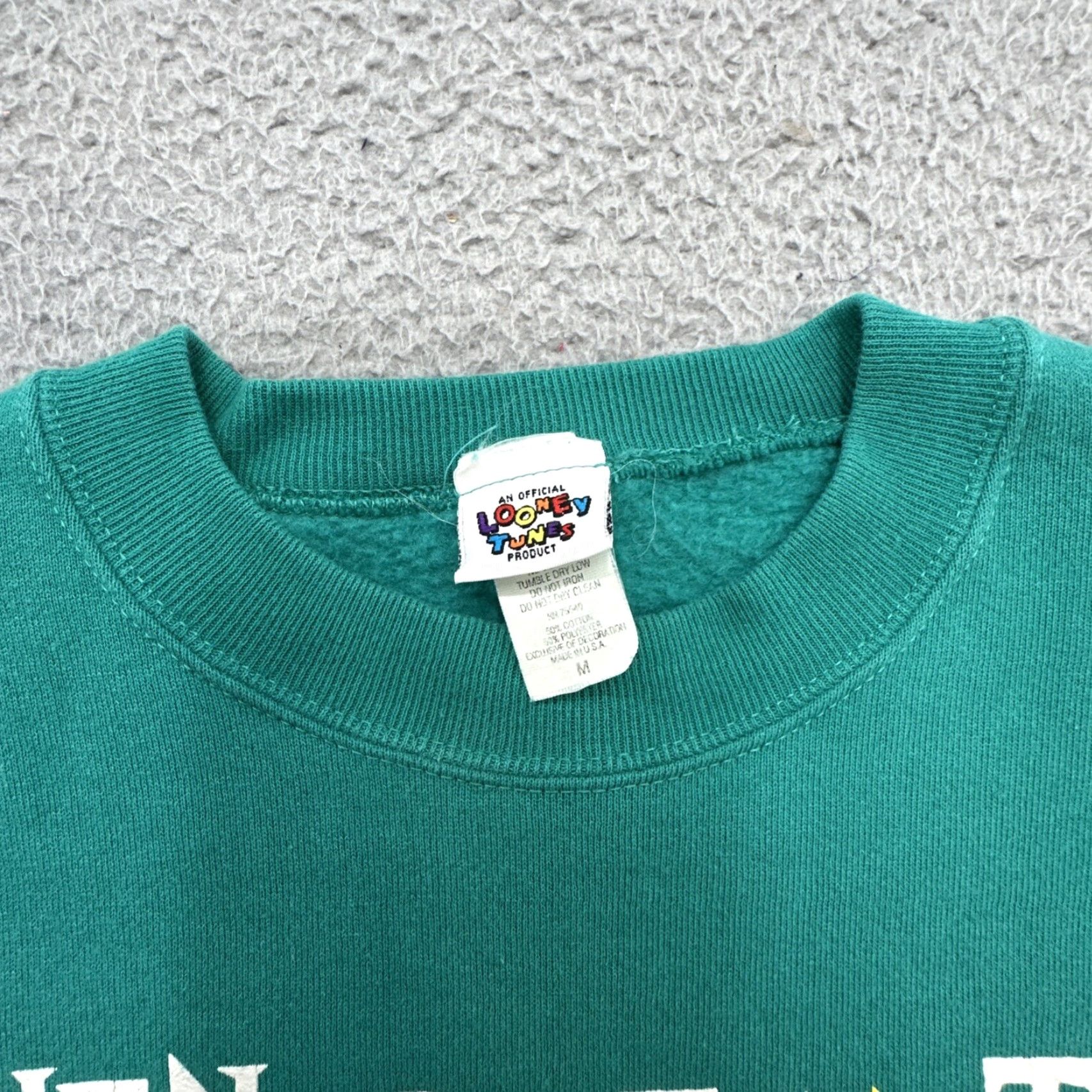 Vintage VINTAGE Looney Tunes Crewneck Shirt Mens M Green USA Daffy Tweety 1990s Size US M / EU 48-50 / 2 - 5 Thumbnail