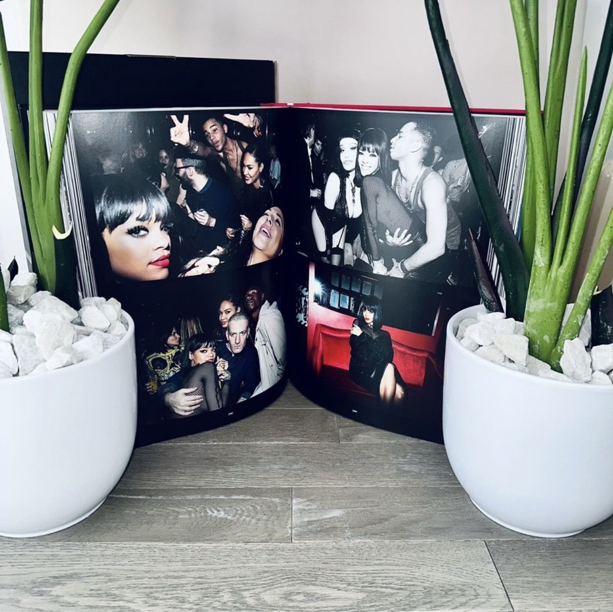 Rizzoli RIHANNA Life Photo Book Size ONE SIZE - 4 Thumbnail