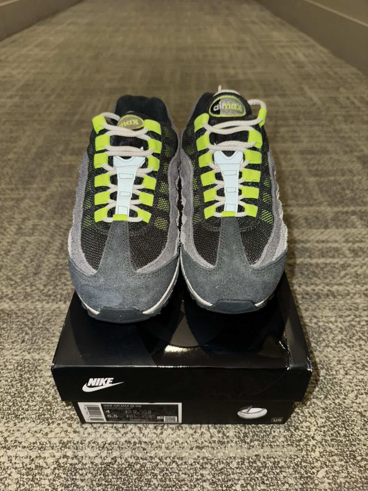 MoMA × Nike Nike Air Max 95 Reverse Neon Moma Exclusive Sz 5.5 30th Anni Size US 5.5 / IT 35.5 - 2 Thumbnail