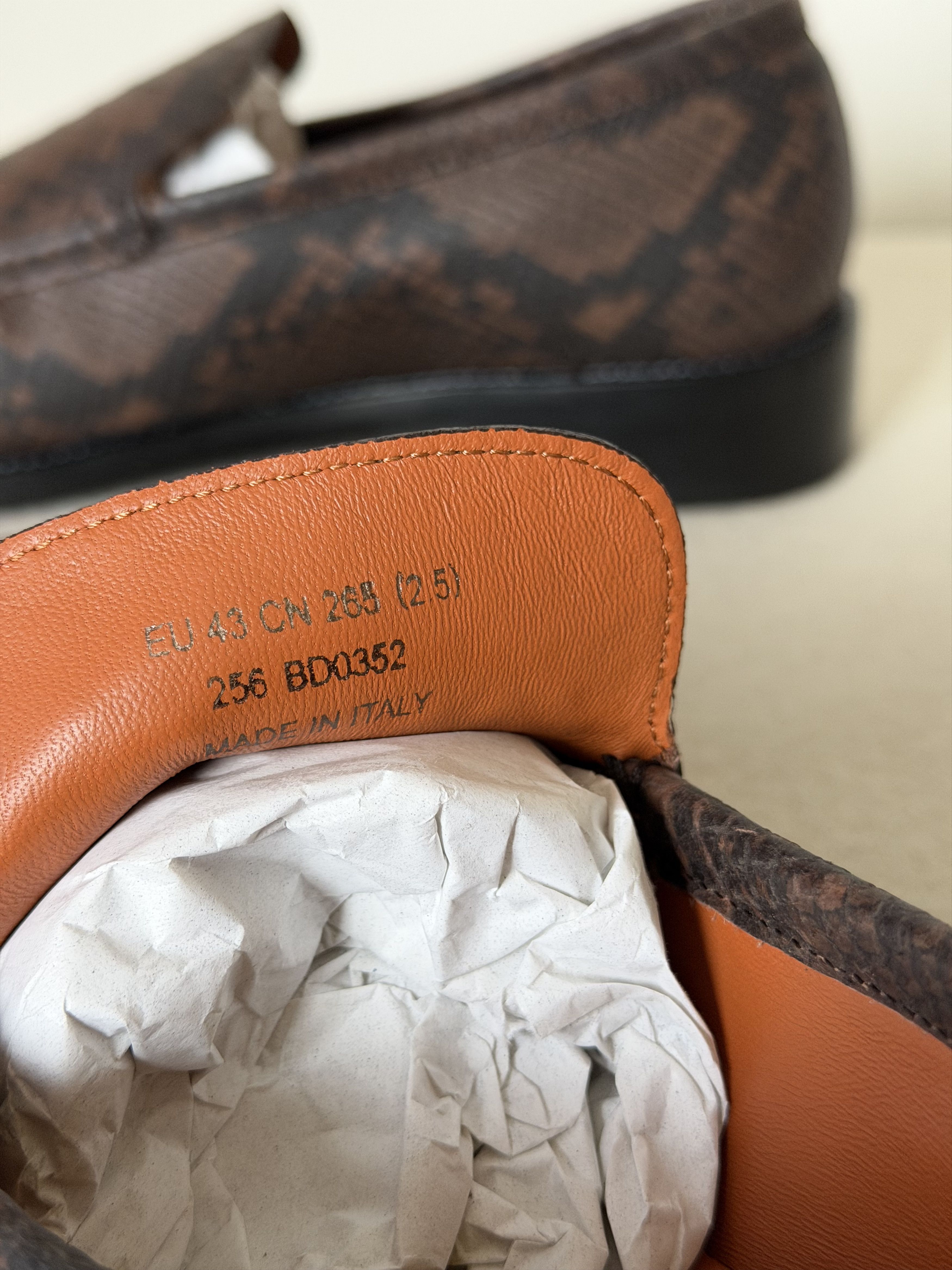 Acne Studios Acne Studios Light Hiss Embossed Snakeskin Loafers Size US 10 / EU 43 - 7 Thumbnail